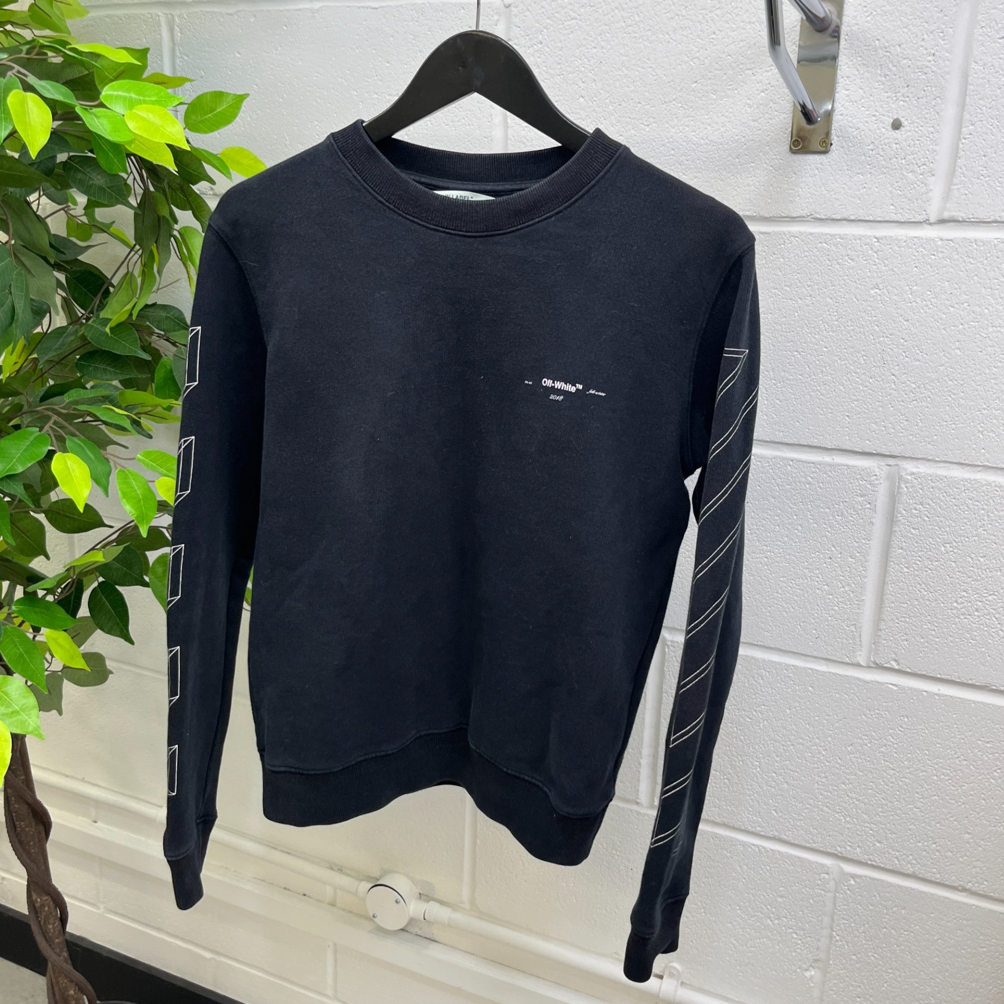 Men's 3D Stencil Arrow Logo Sweatshirt Black Size S