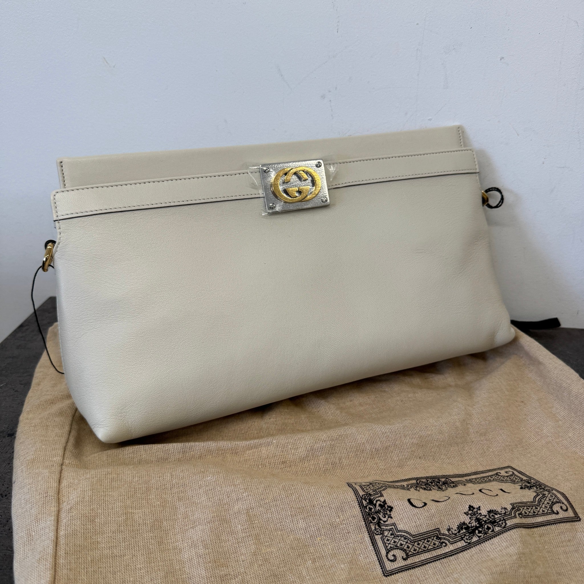 Women's Interlocking G Clutch Cream