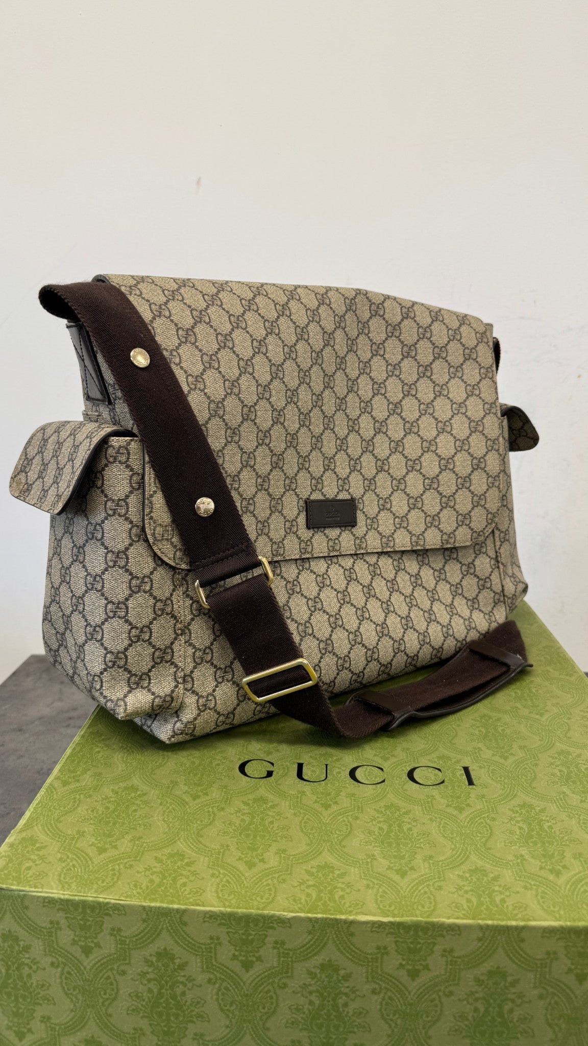 Women's Gg Supreme Changing Bag Beige