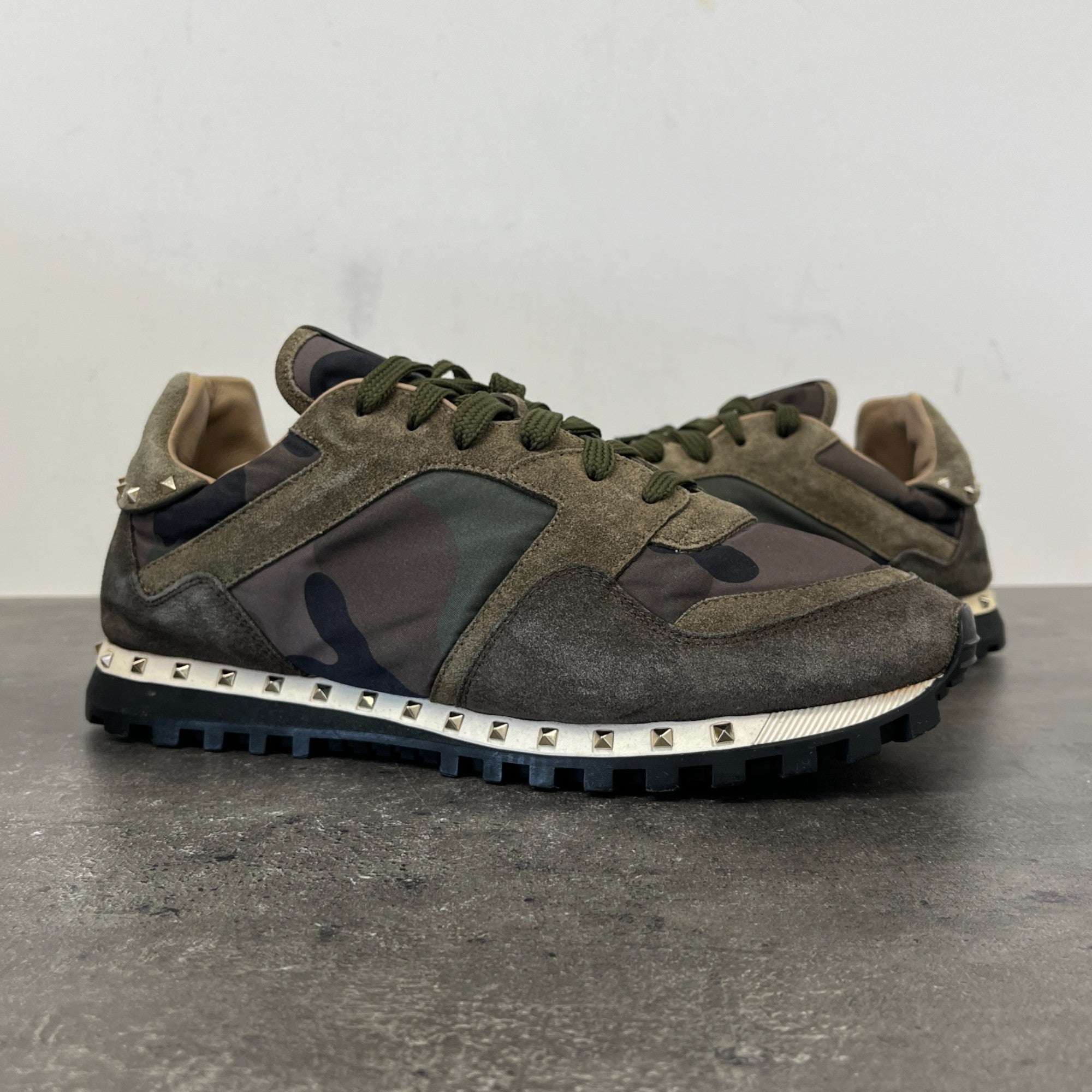 Men's Rock Runner Low Trainers Khaki Size EU 42 / UK 8