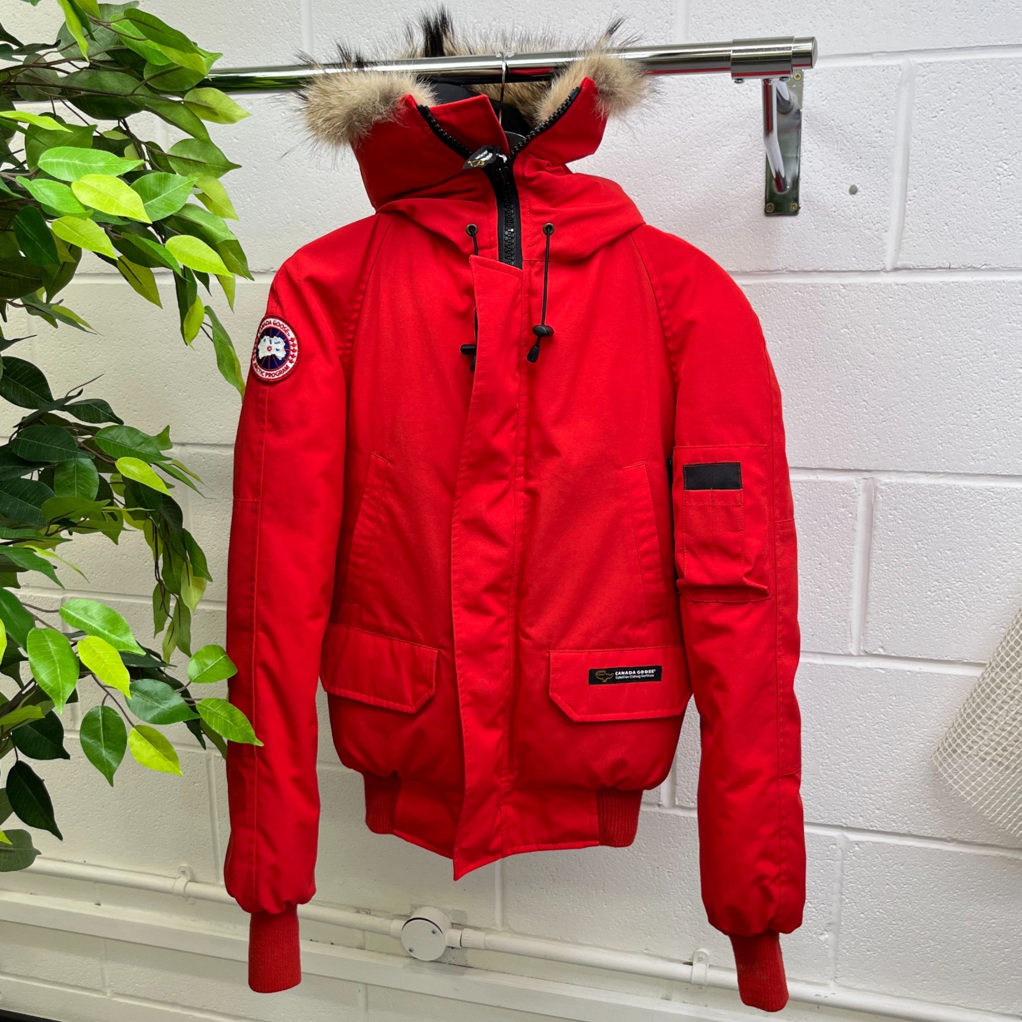 Women's Chilliwack Bomber Down Jacket Red Size XXS