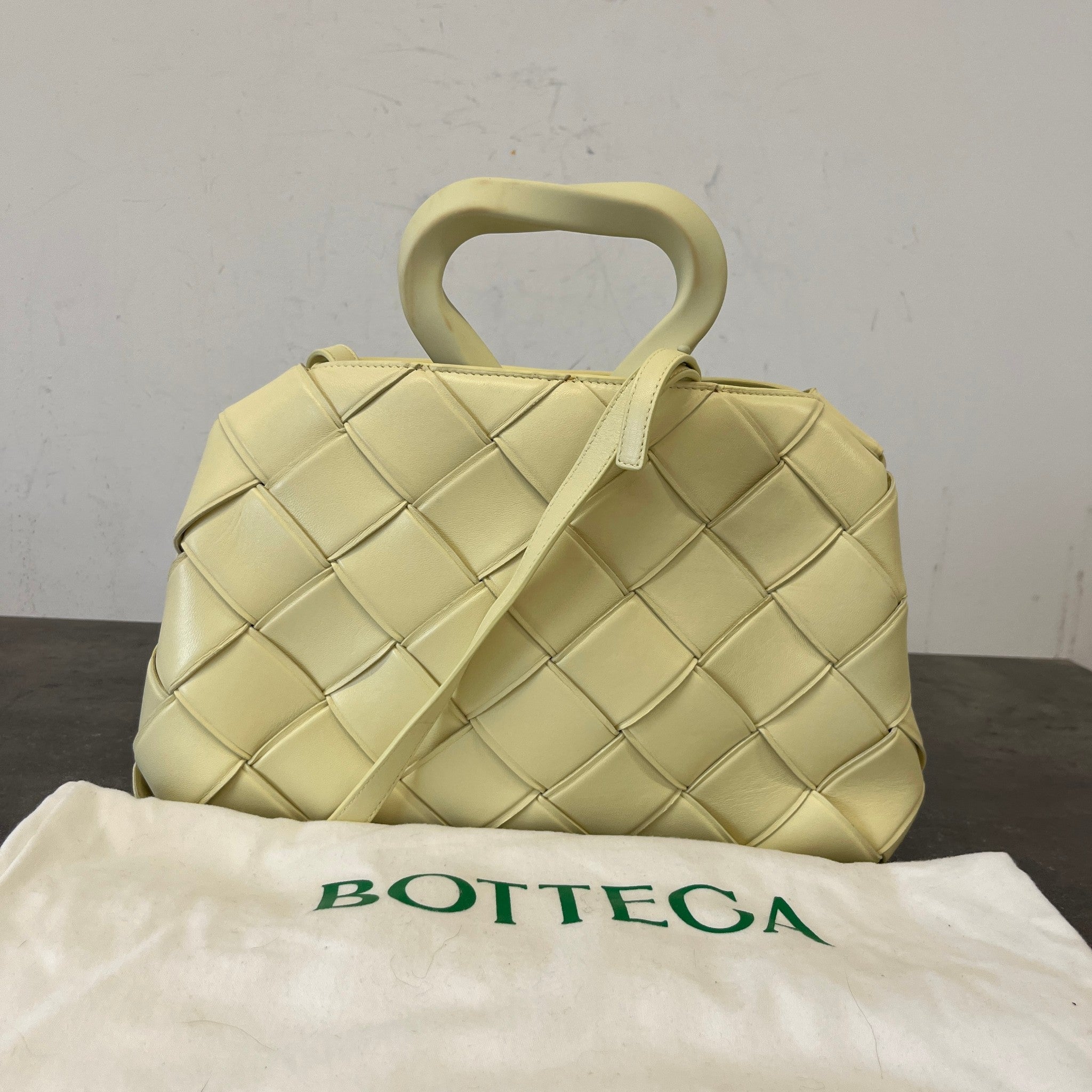 Women's Woven Intrecciato Top Handle Grasp Bag Yellow