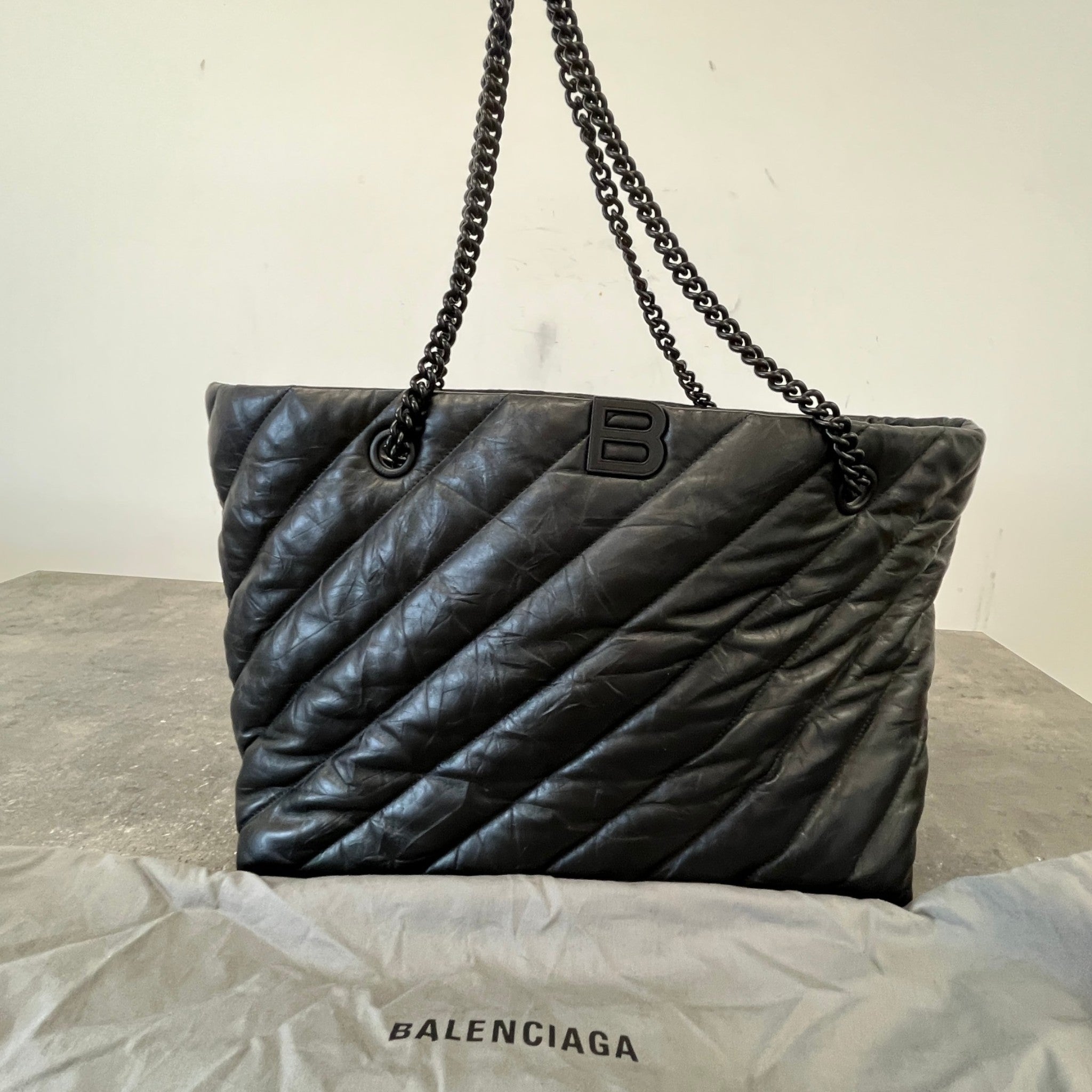 Women's Crush Large Quilted Tote Handbag Black