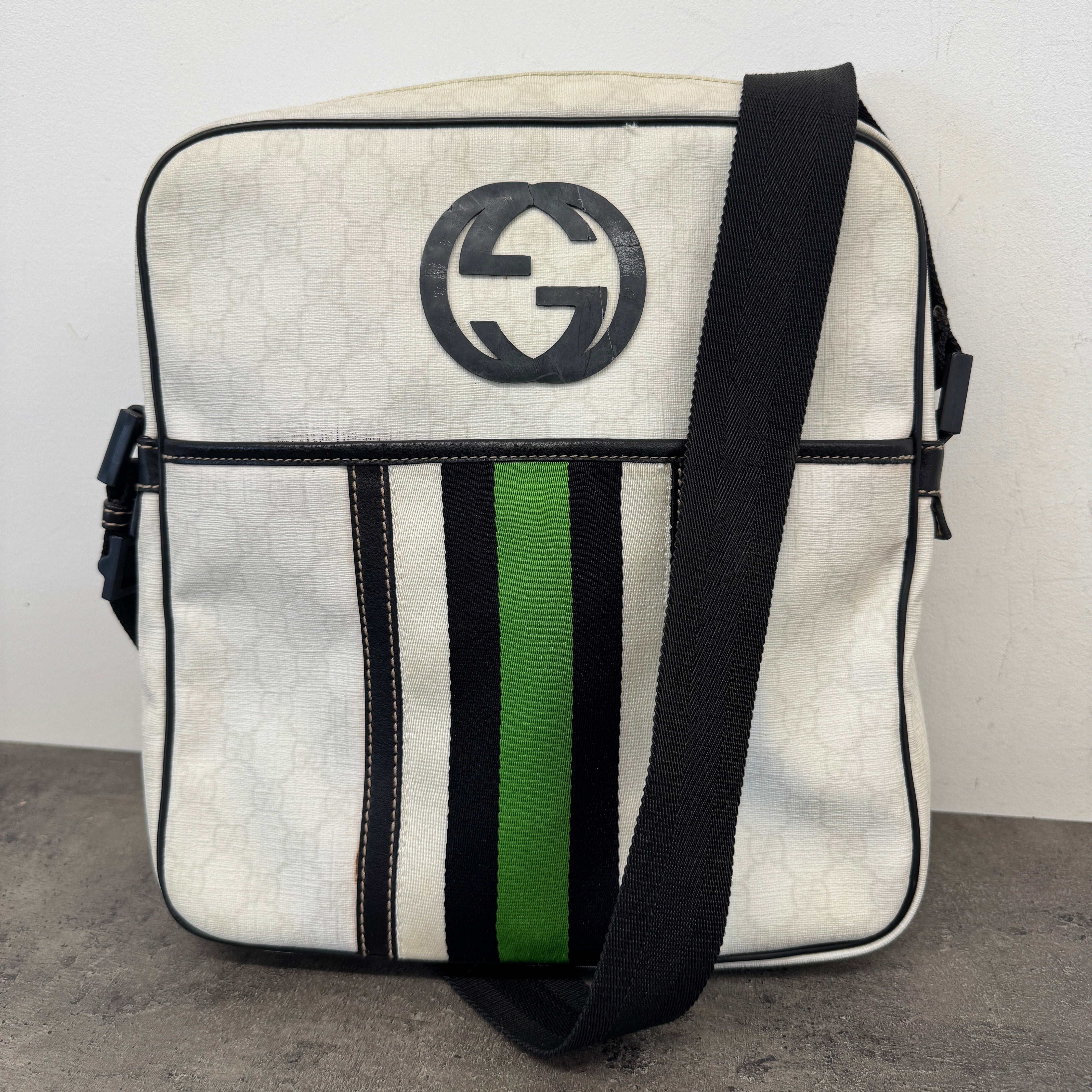 Men's Gg Supreme Messenger Bag White