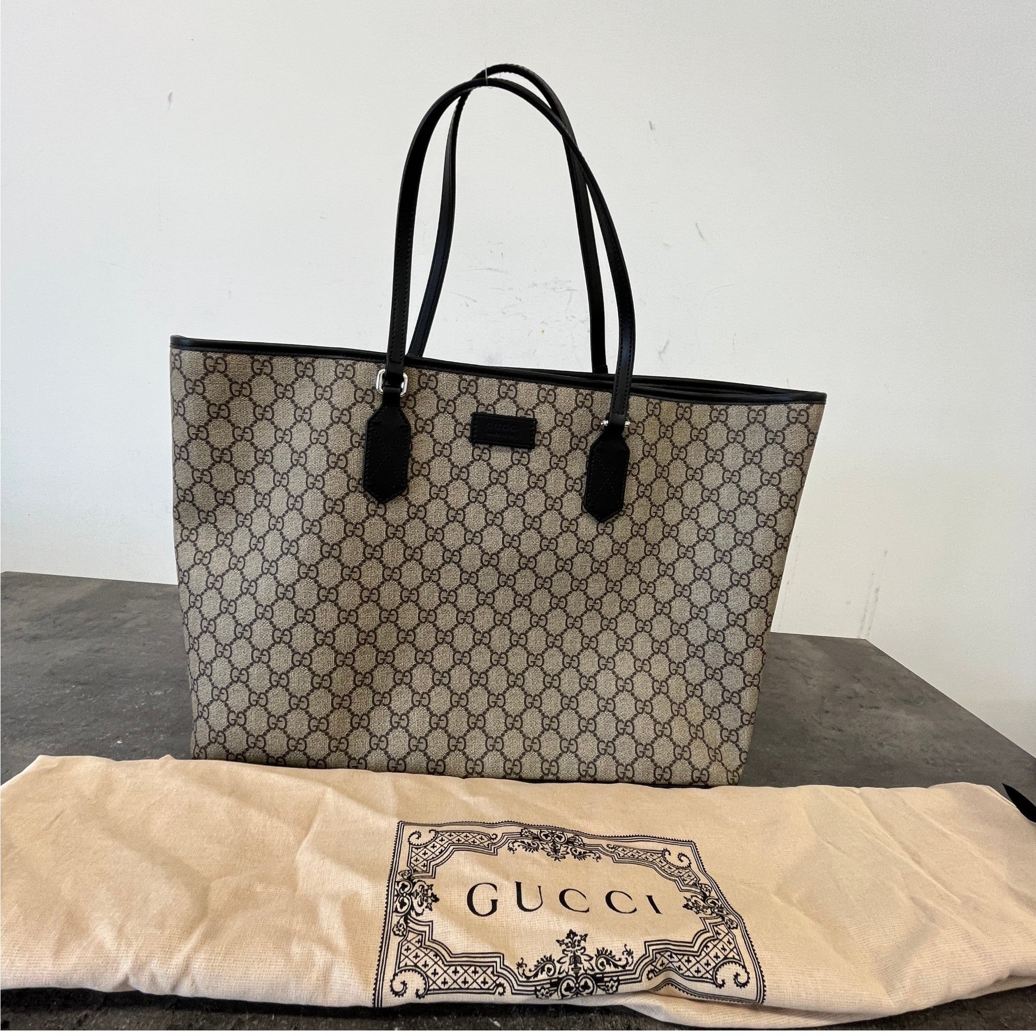Women's Gg Supreme Tote Bag Beige