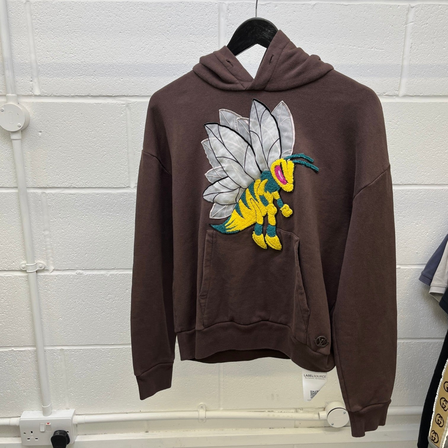 Men's Graphic Bee Patched Hoodie Brown Size S