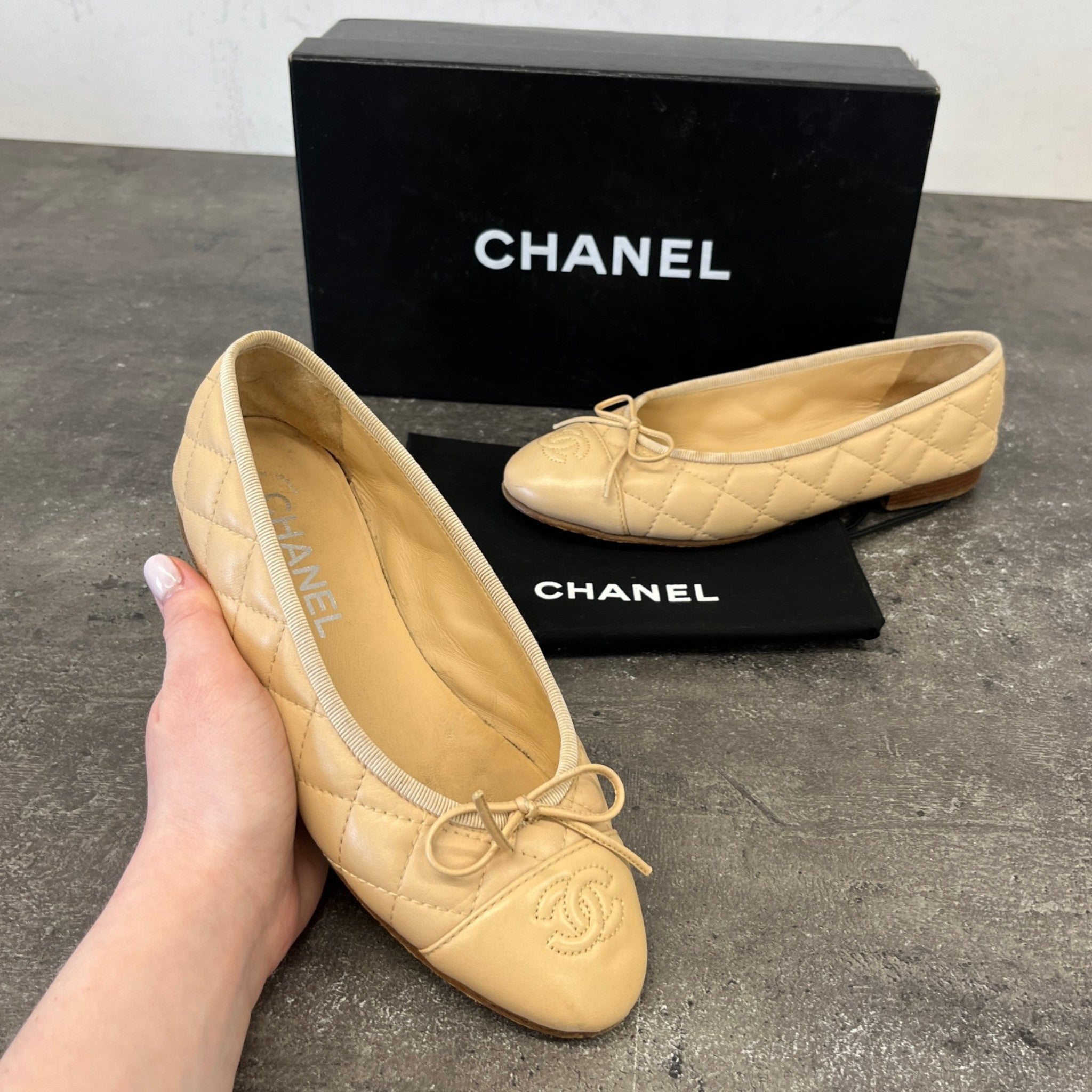 Women's Cc Quilted Ballet Flat Slides Beige Size EU 35 / UK 2