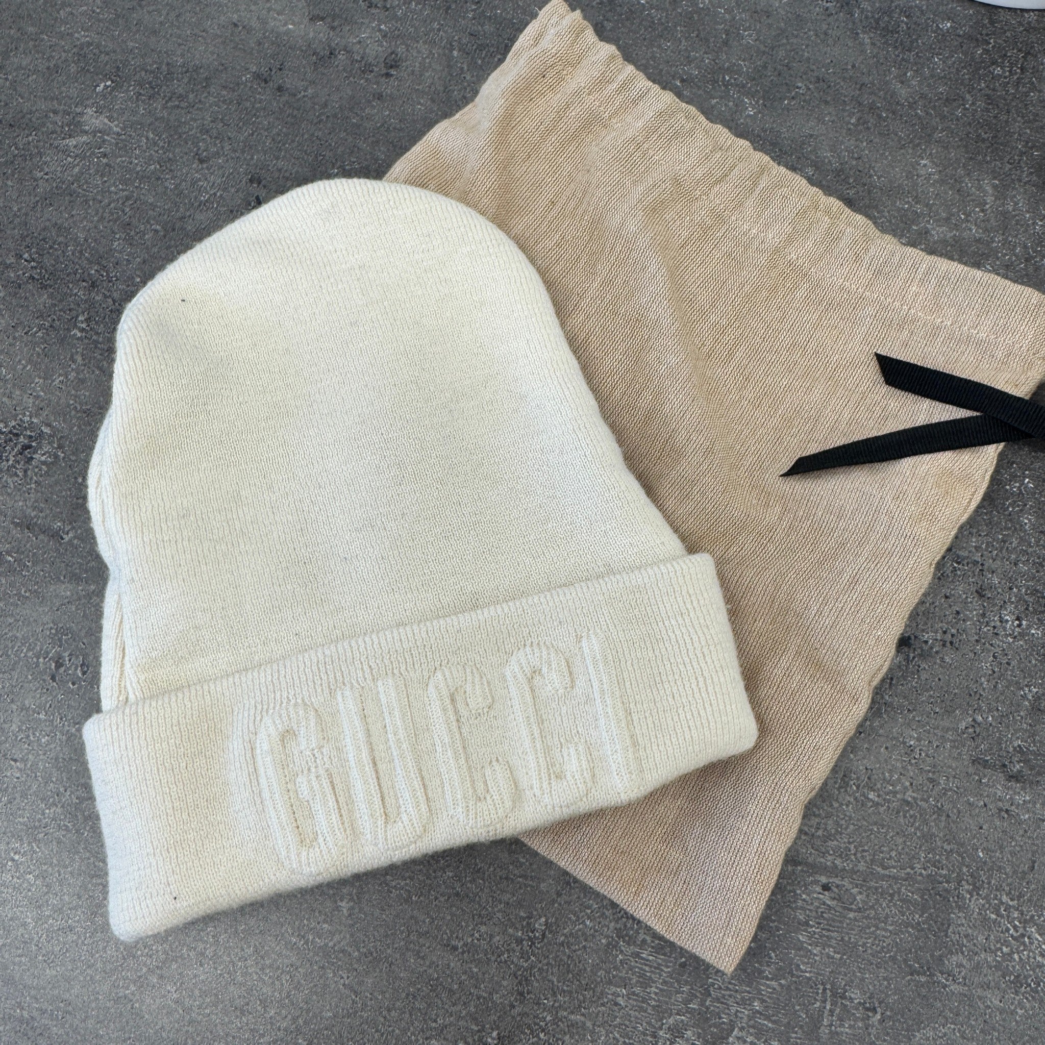 Men's Logo Embossed Beanie Hat Cream