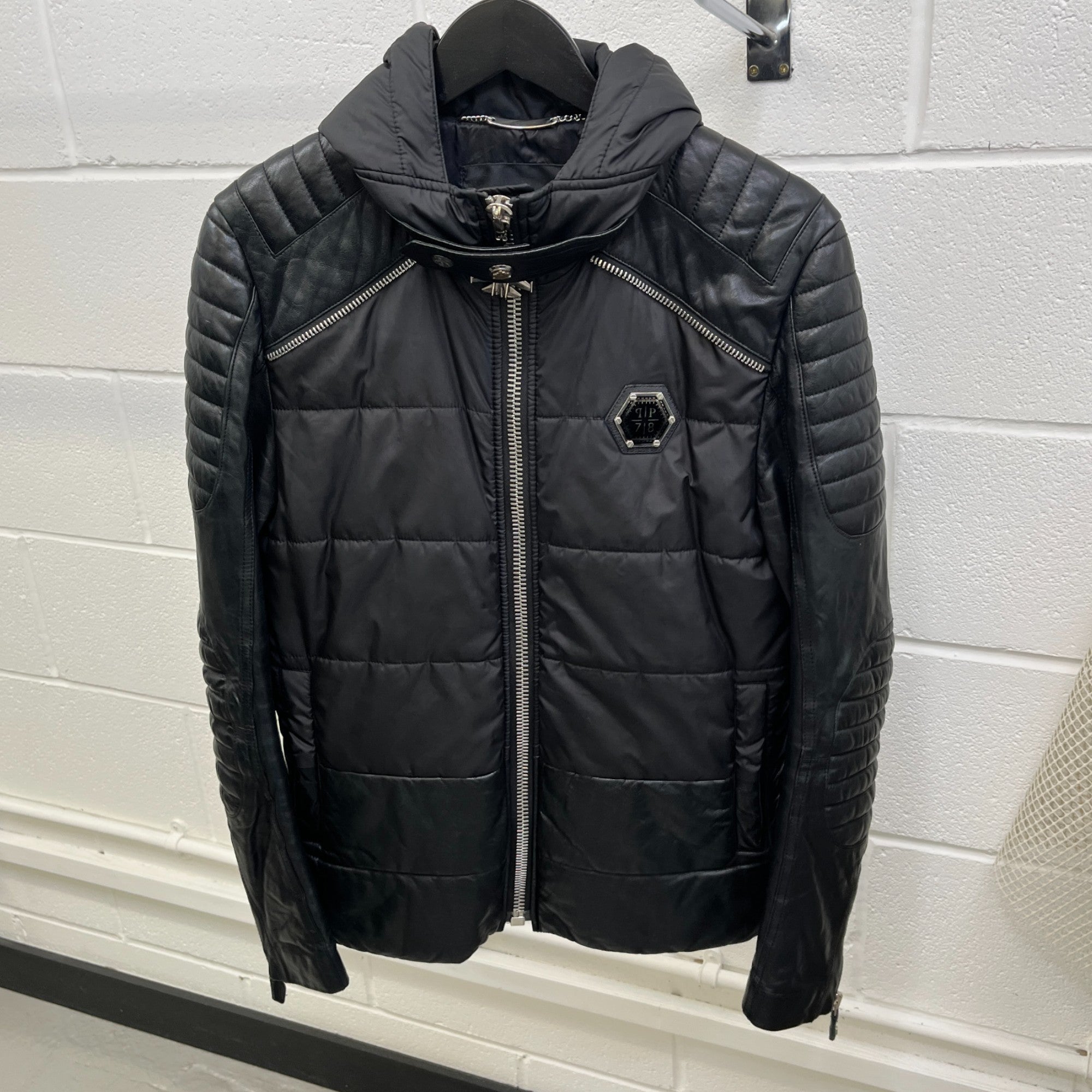 Men's Plaque Logo Down Jacket Black Size S