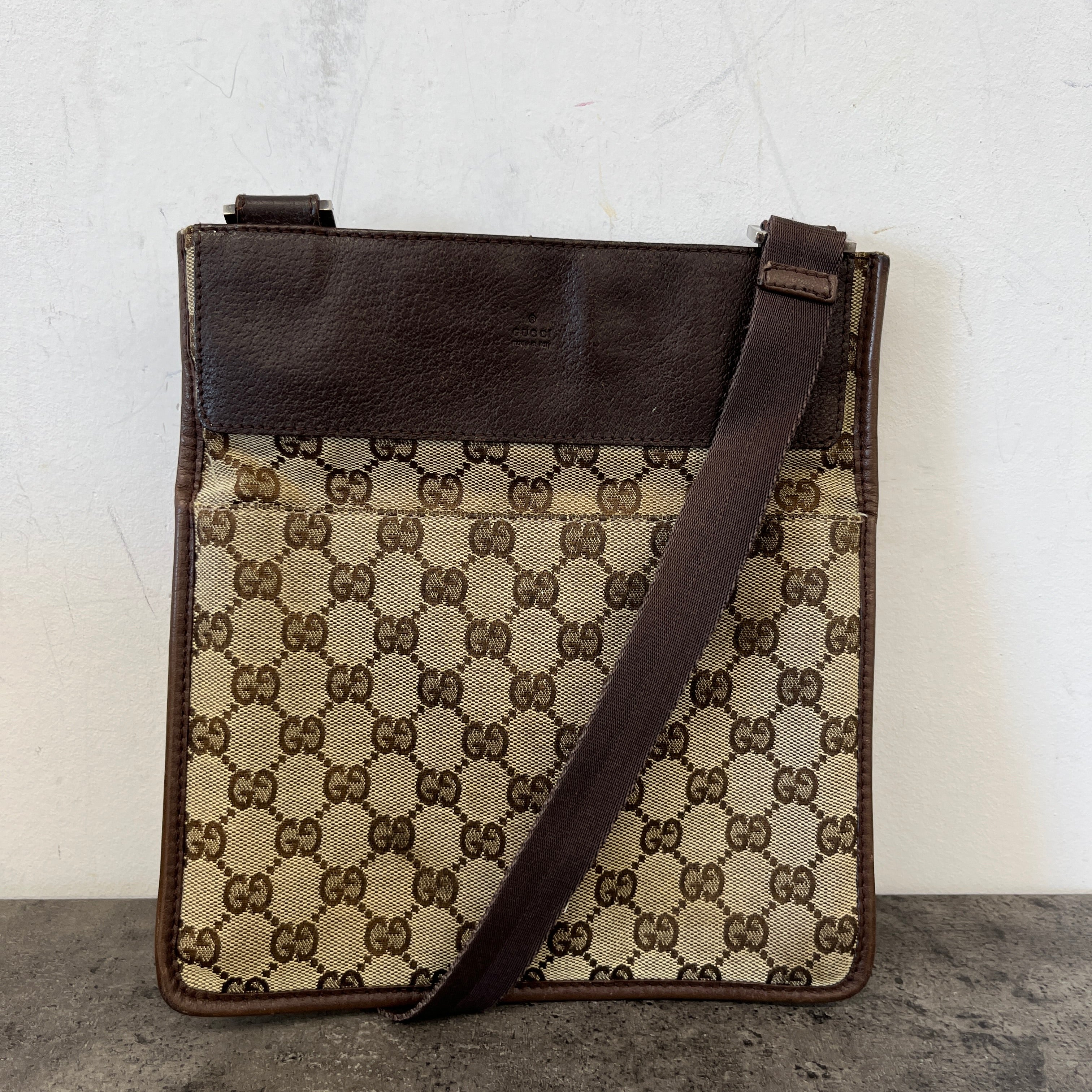 Men's Gg Supreme Messenger Bag Beige