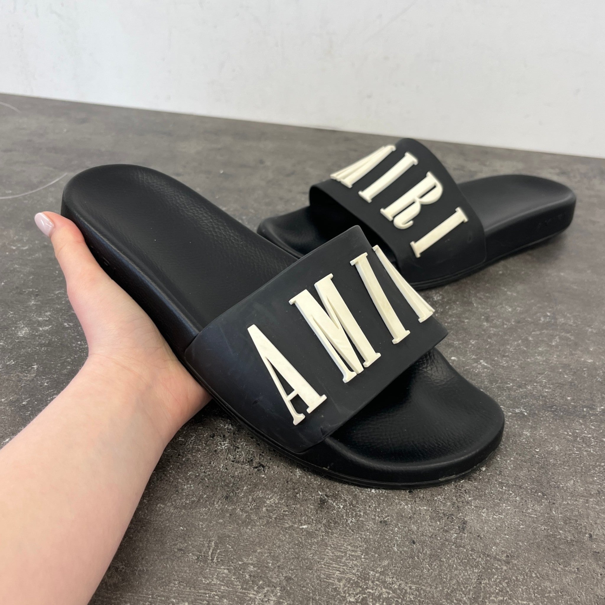 Men's Logo Pool Slides Black Size EU 42 / UK 8