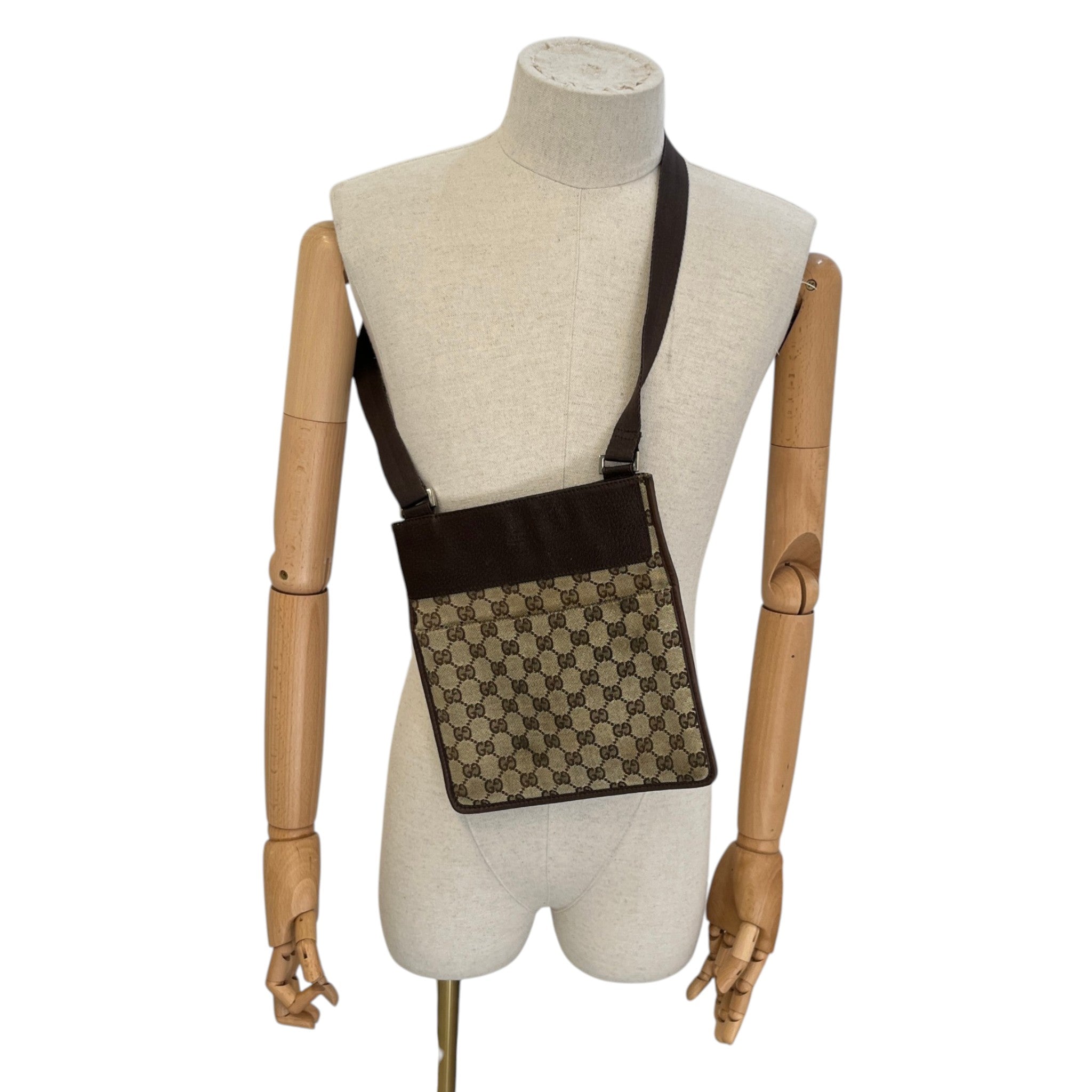 Men's Gg Supreme Messenger Bag Beige