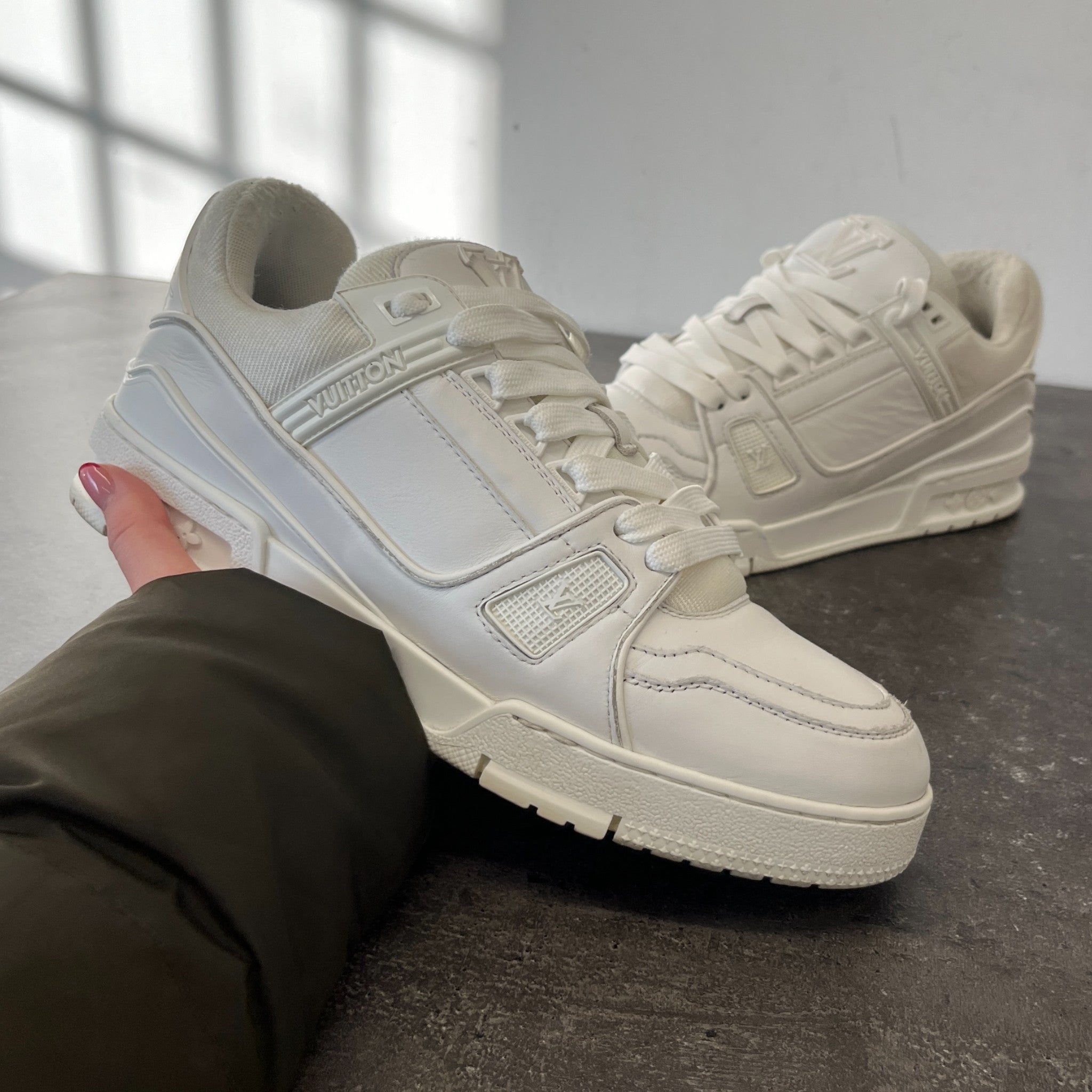 Men's Lv Low Trainers White Size EU 41 / UK 7