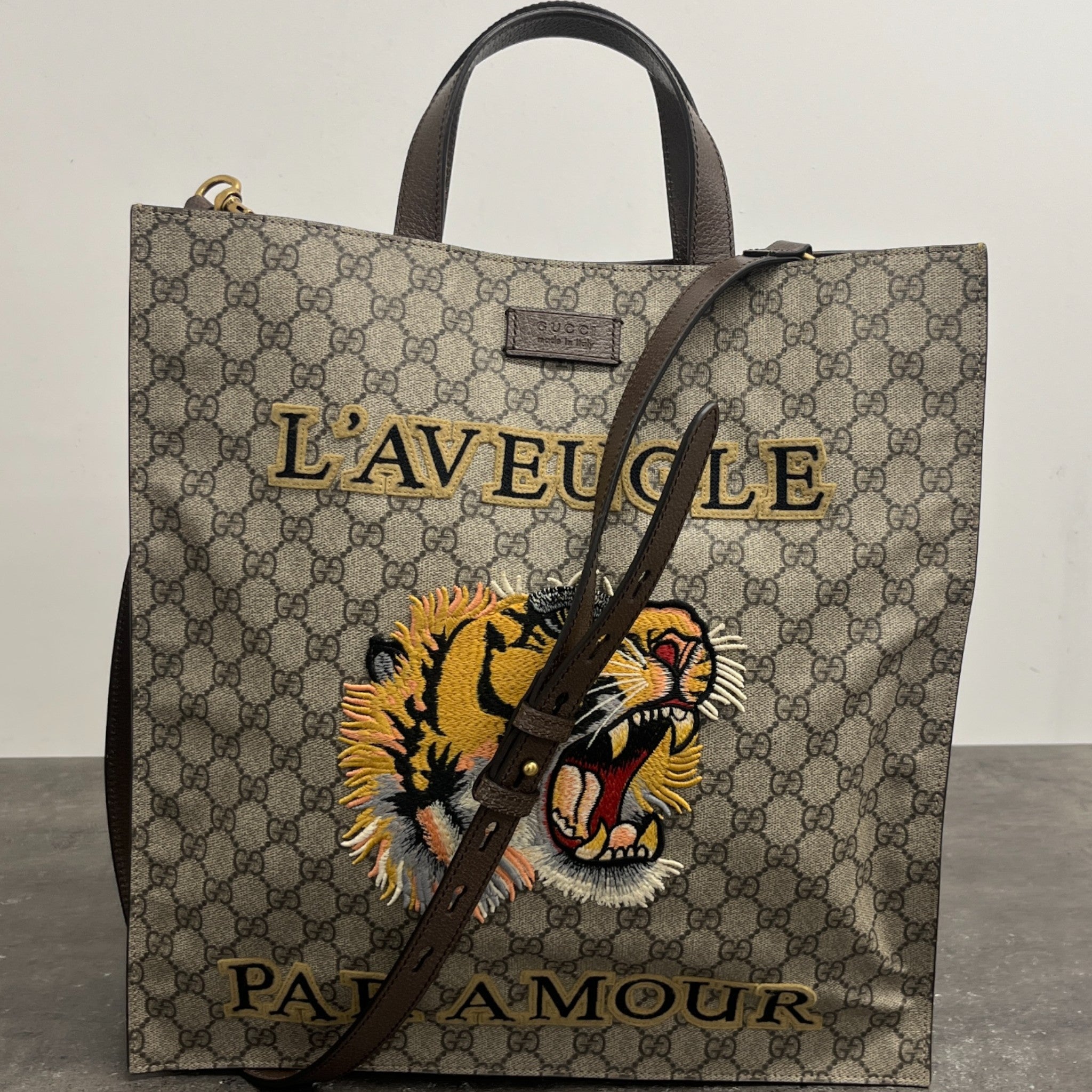 Women's Gg Supreme Tiger Patch Paramour Tote Bag Beige