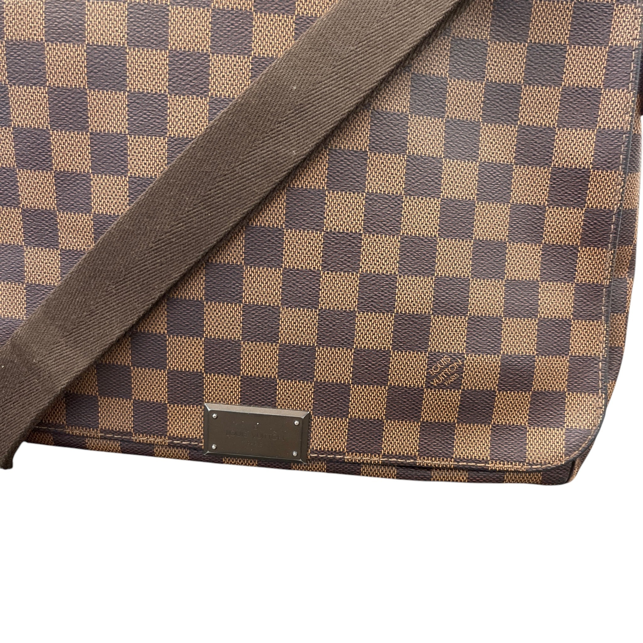 Men's Damier Ebene District Mm Messenger Bag Brown