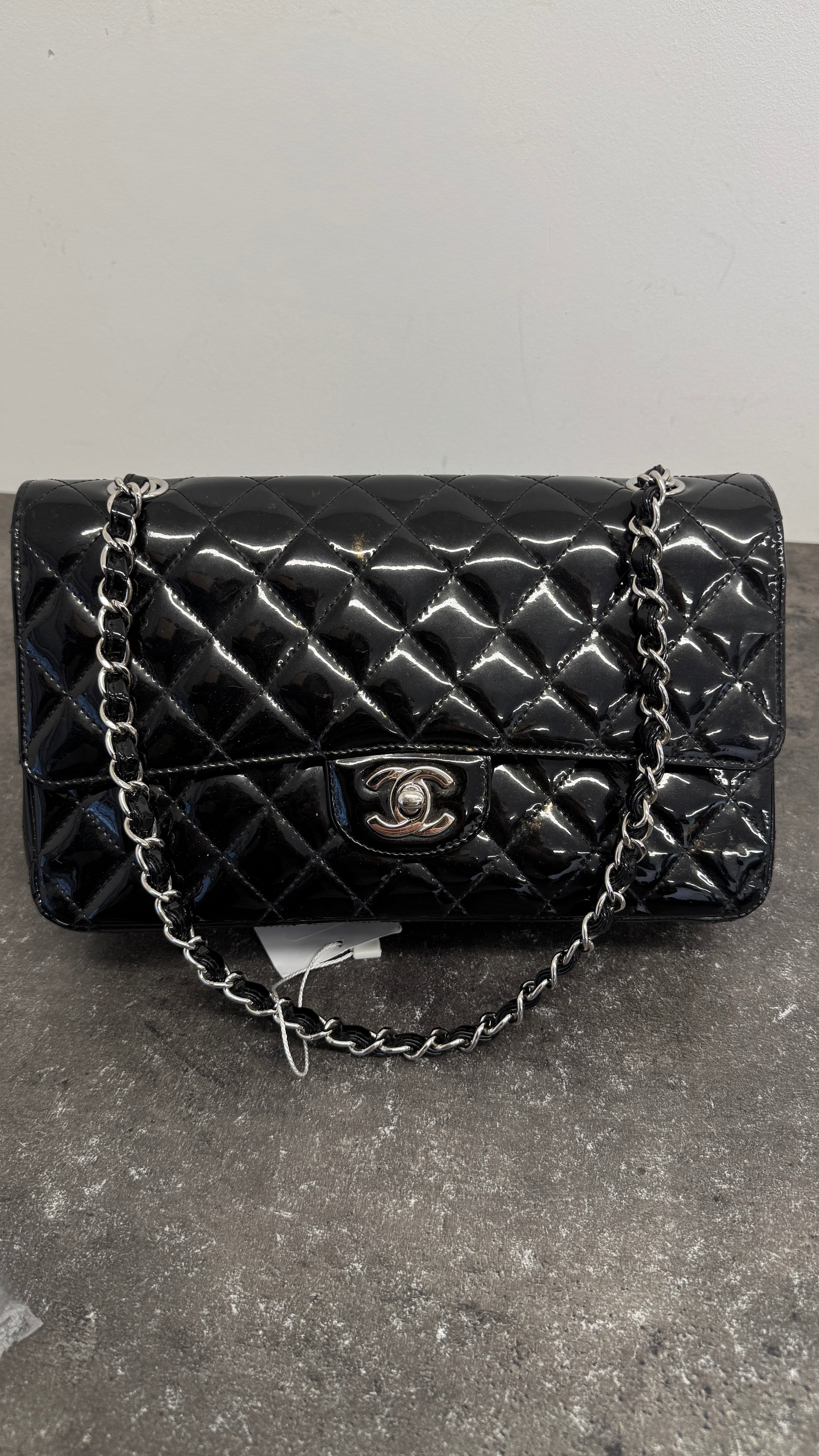 Women's Classic Flap Patent Medium Bag Black