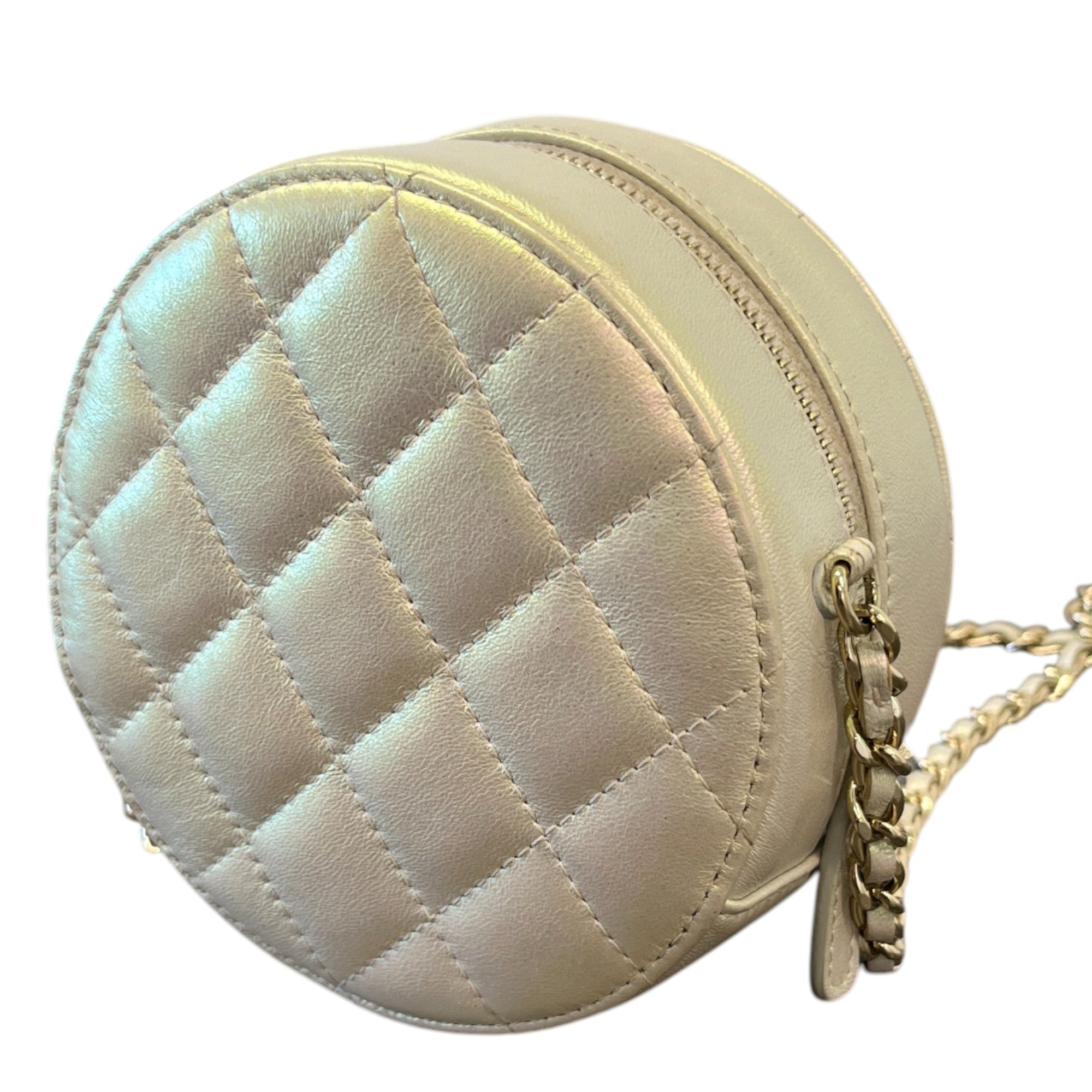 Women's Iridescent Lambskin Quilted Round Bag White