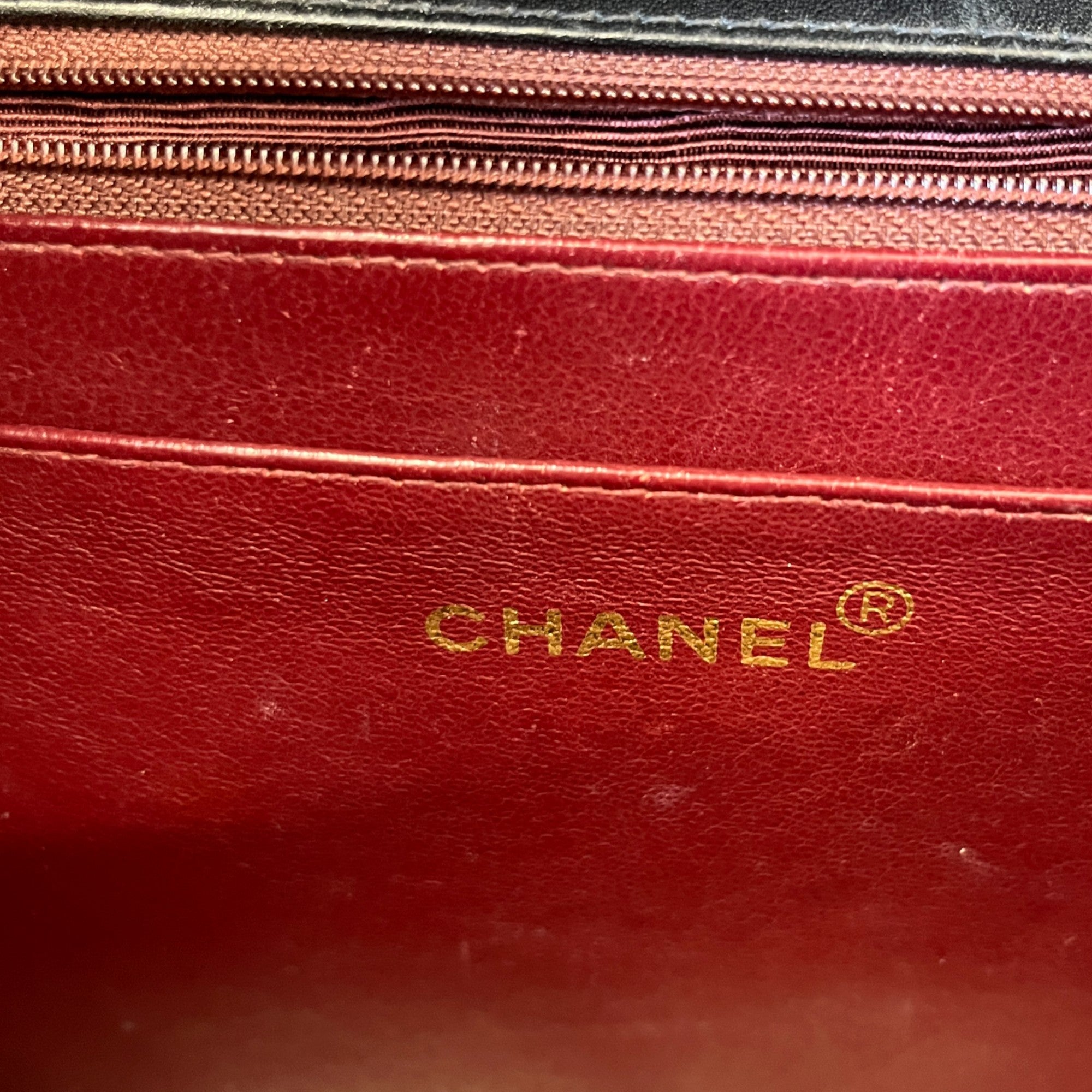 Women's Matelasse Double Chain Lamb Skin Handbag Black