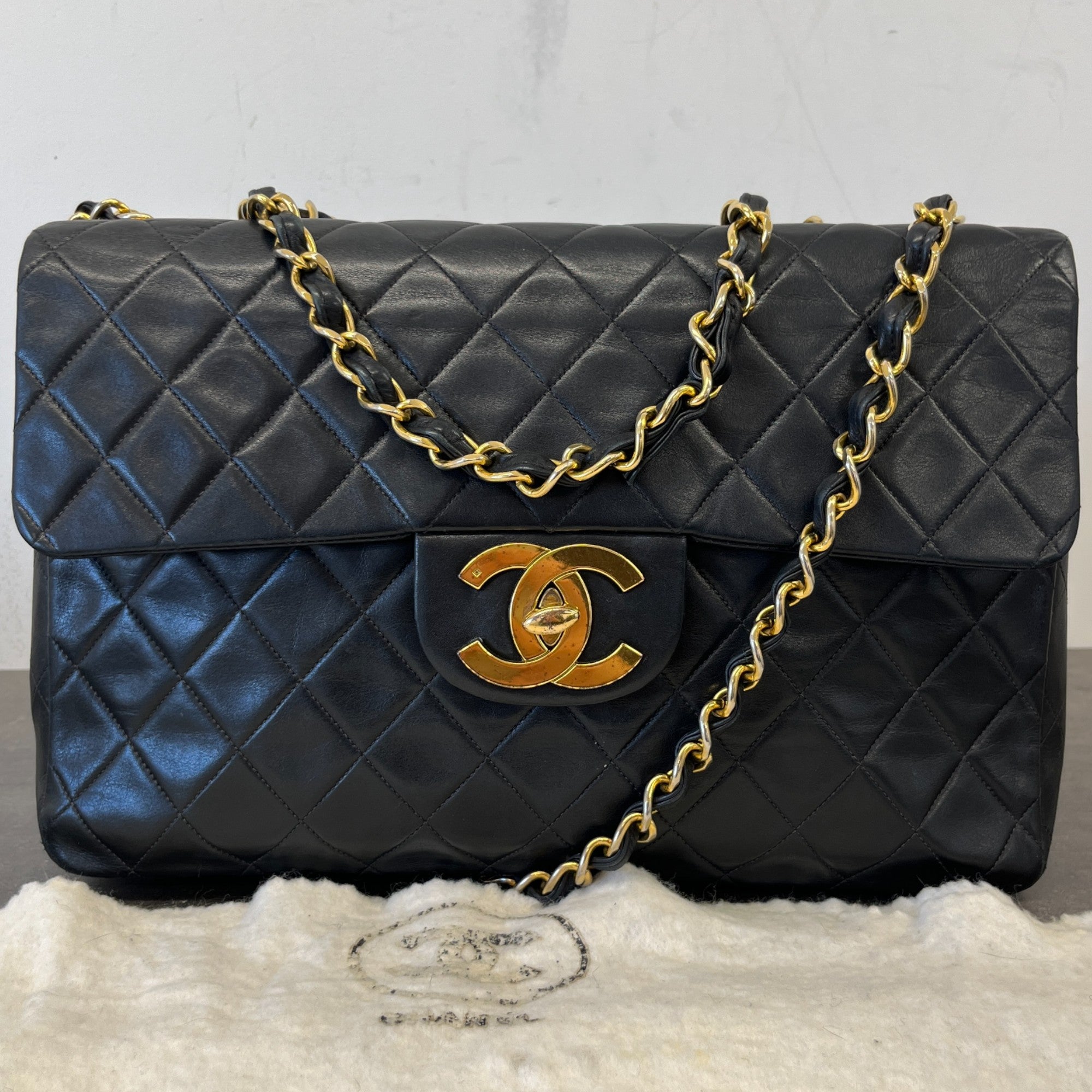 Women's Matelasse Double Chain Lamb Skin Handbag Black