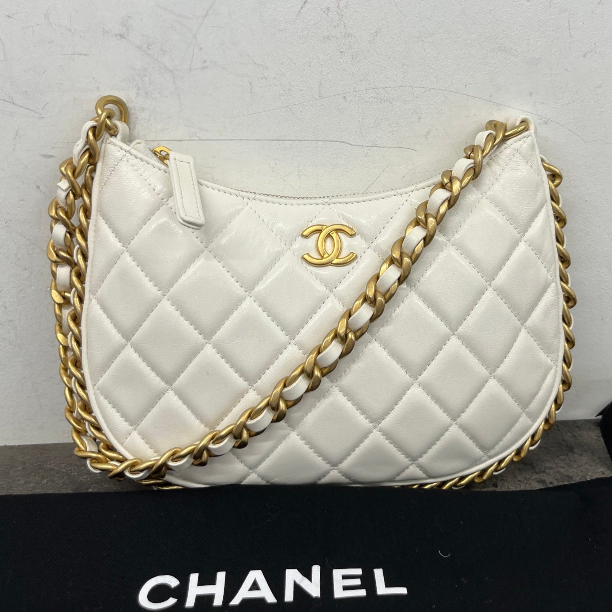Women's Chain Around Hobo Lambskin Bag White