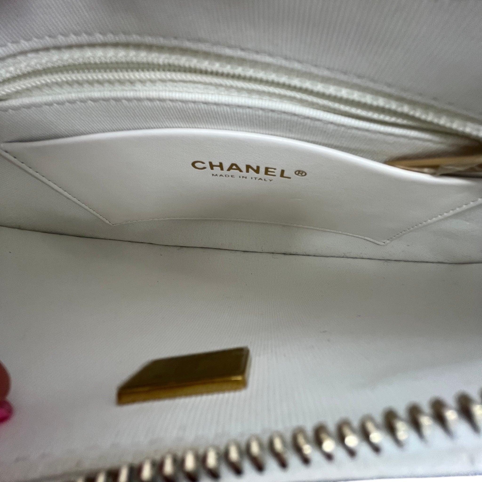 Women's Chain Around Hobo Lambskin Bag White