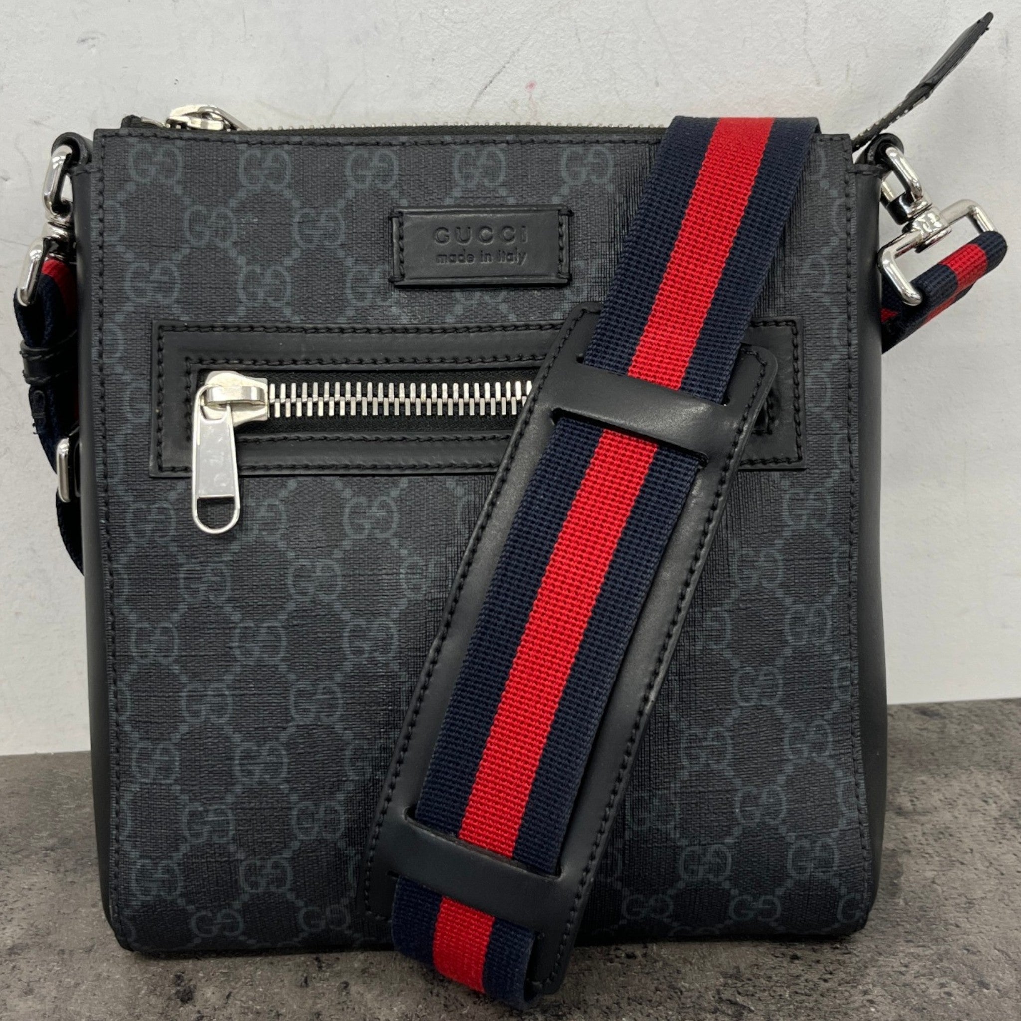 Men's Small Gg Supreme Messenger Bag Black