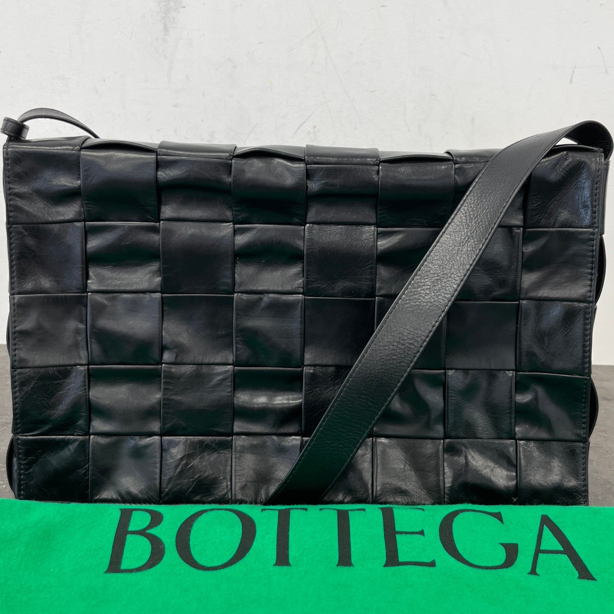 Men's Paper Cassette Intrecciato Maxi Bag Black