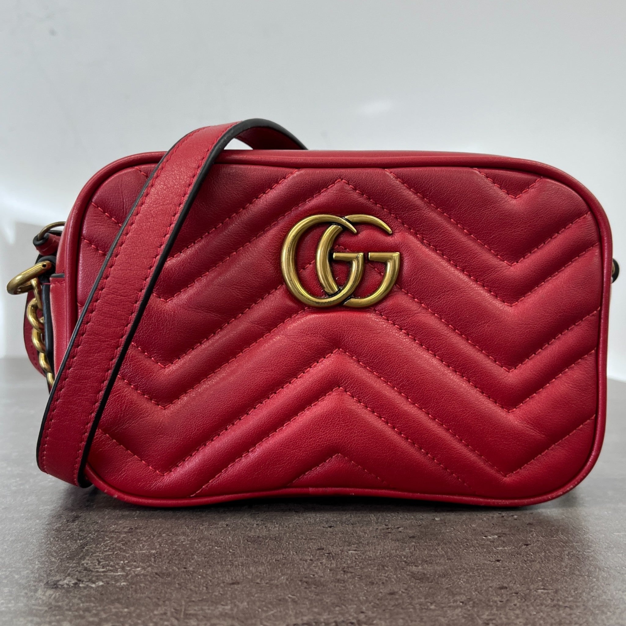 Women's Gg Marmont Mini Camera Bag Red