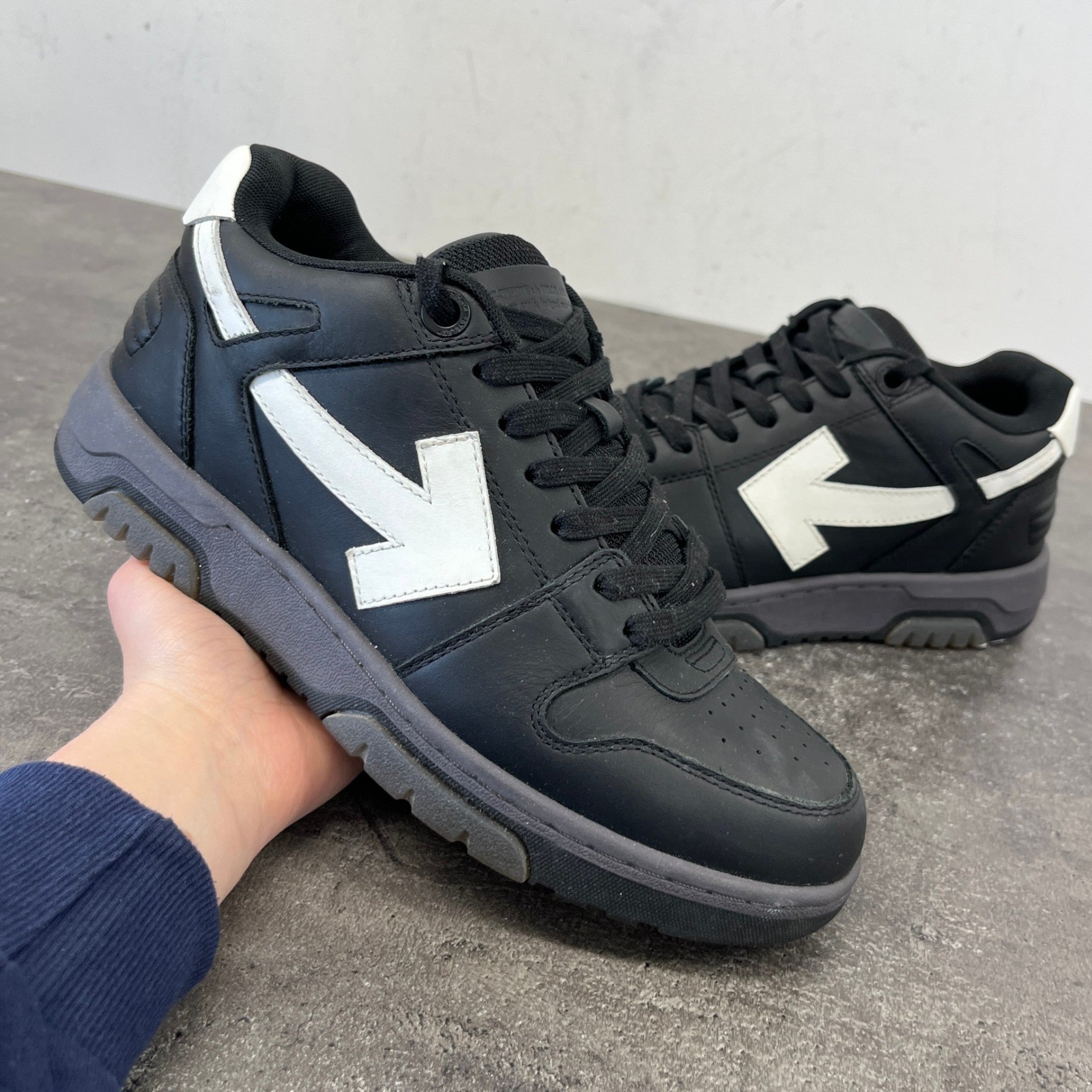Men's Out Of Office Low Trainers Black Size EU 40 / UK 6