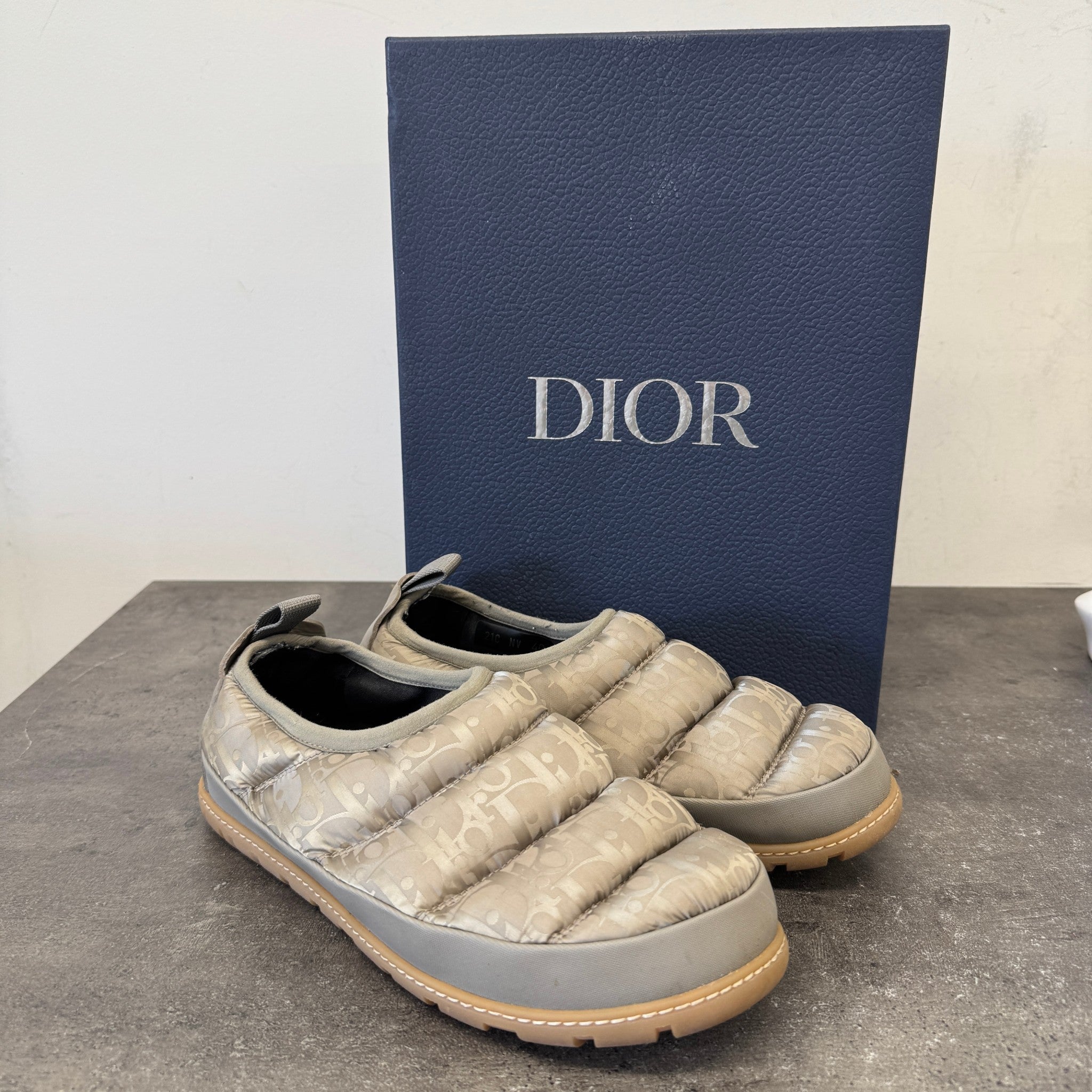 Men's Oblique Snow Slippers Slides Beige Size EU 40 / UK 6