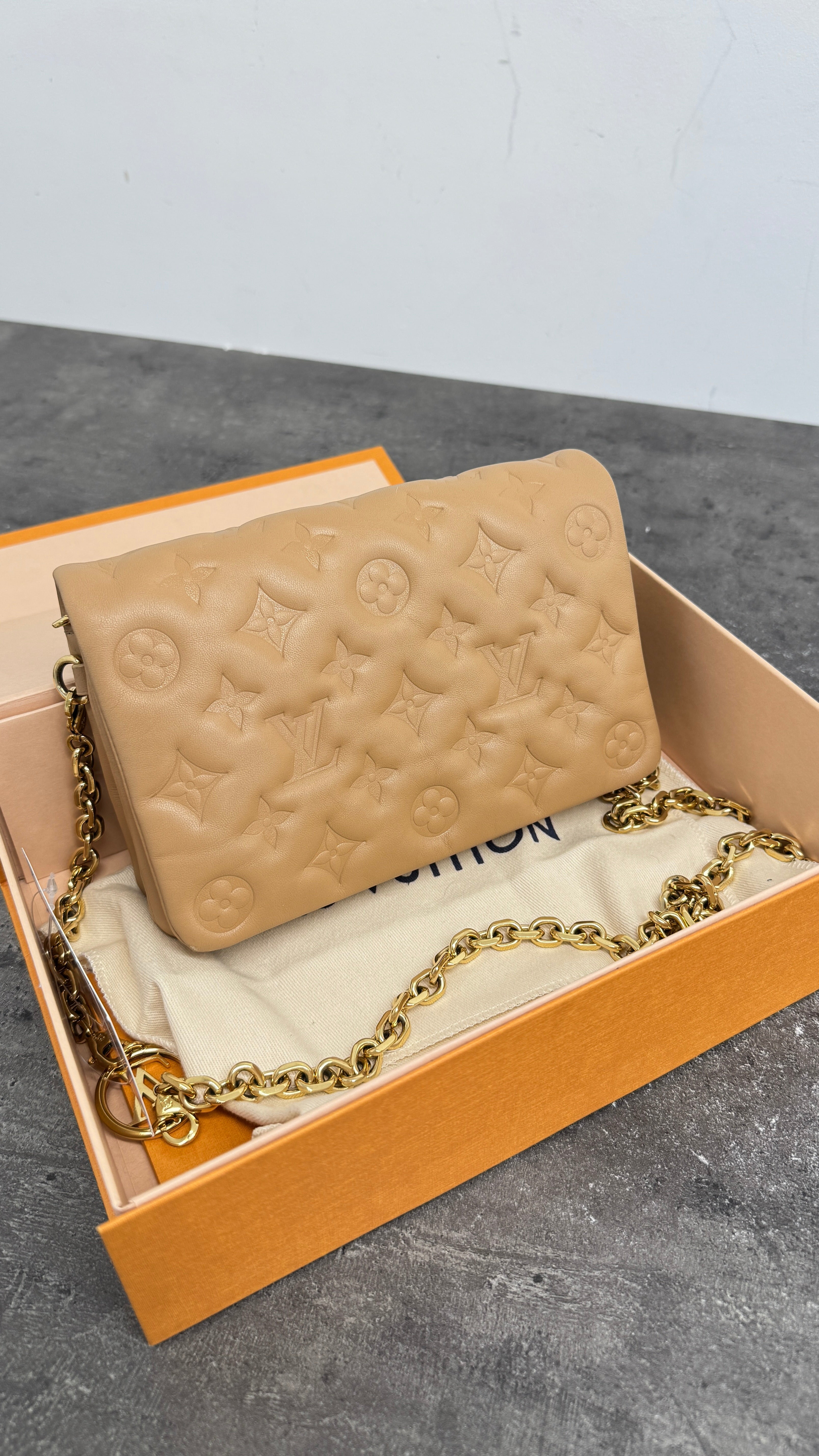 Women's Pochette Coussin Bag Beige