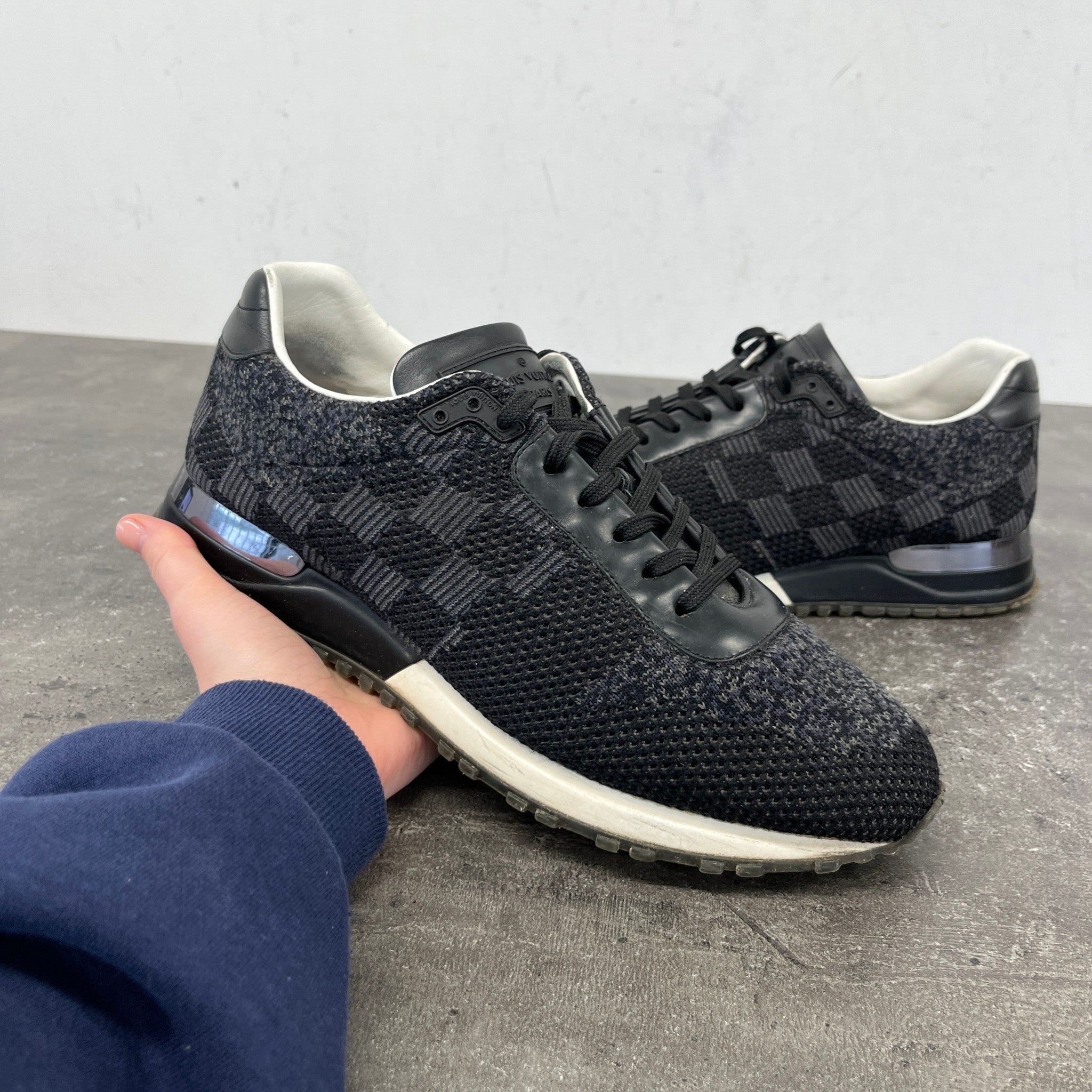 Men's Run Away Low Trainers Black Size EU 40.5 / UK 6.5