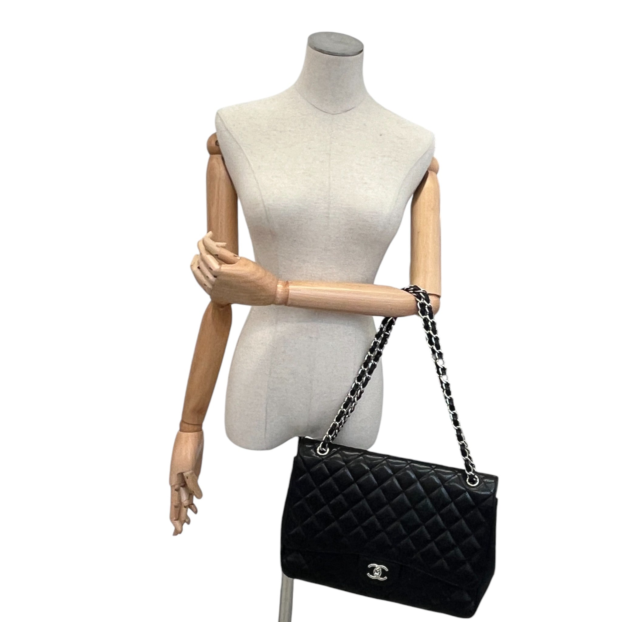 Women's Jumbo Classic Flap Caviar Leather Bag Black