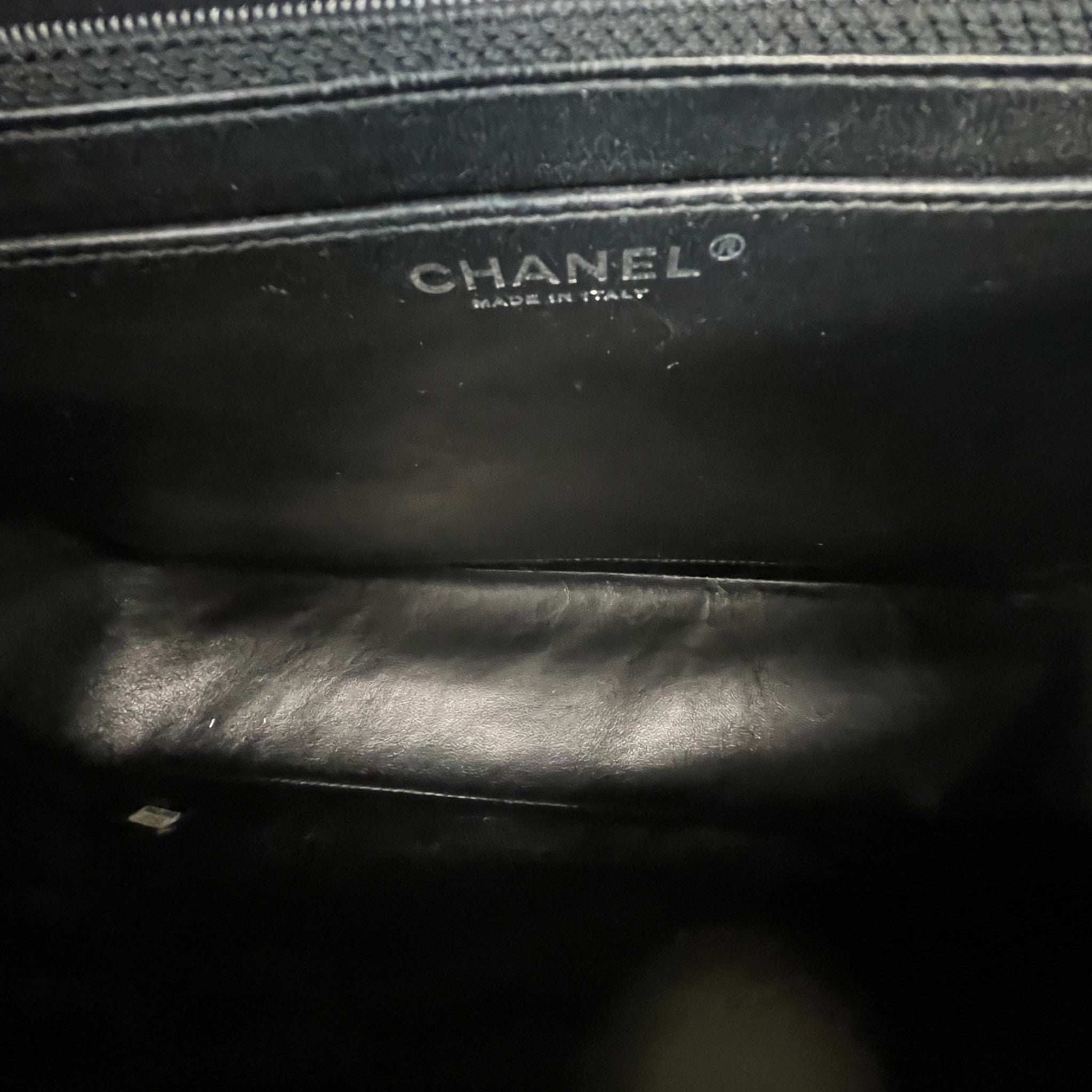 Women's Jumbo Classic Flap Caviar Leather Bag Black