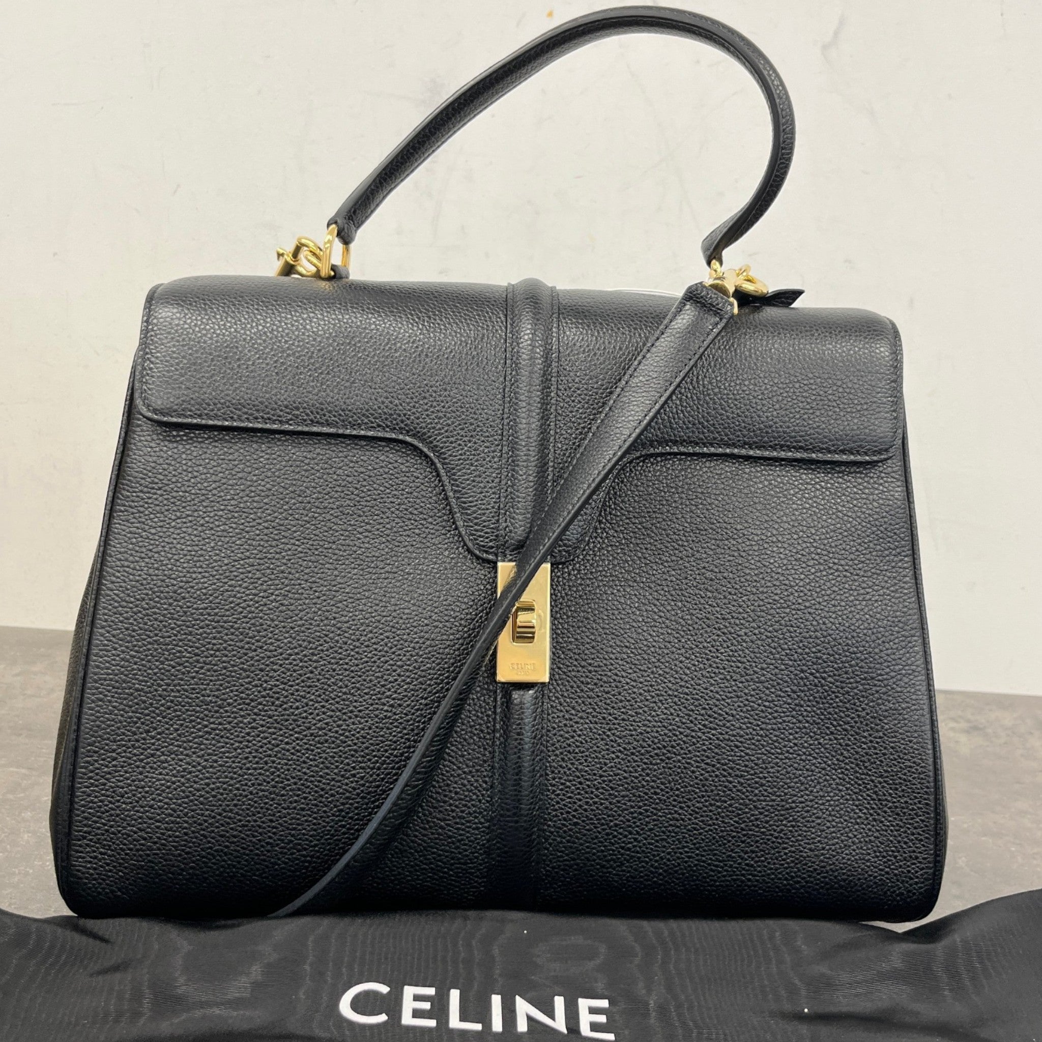 Women's Classique 16 Handbag Black