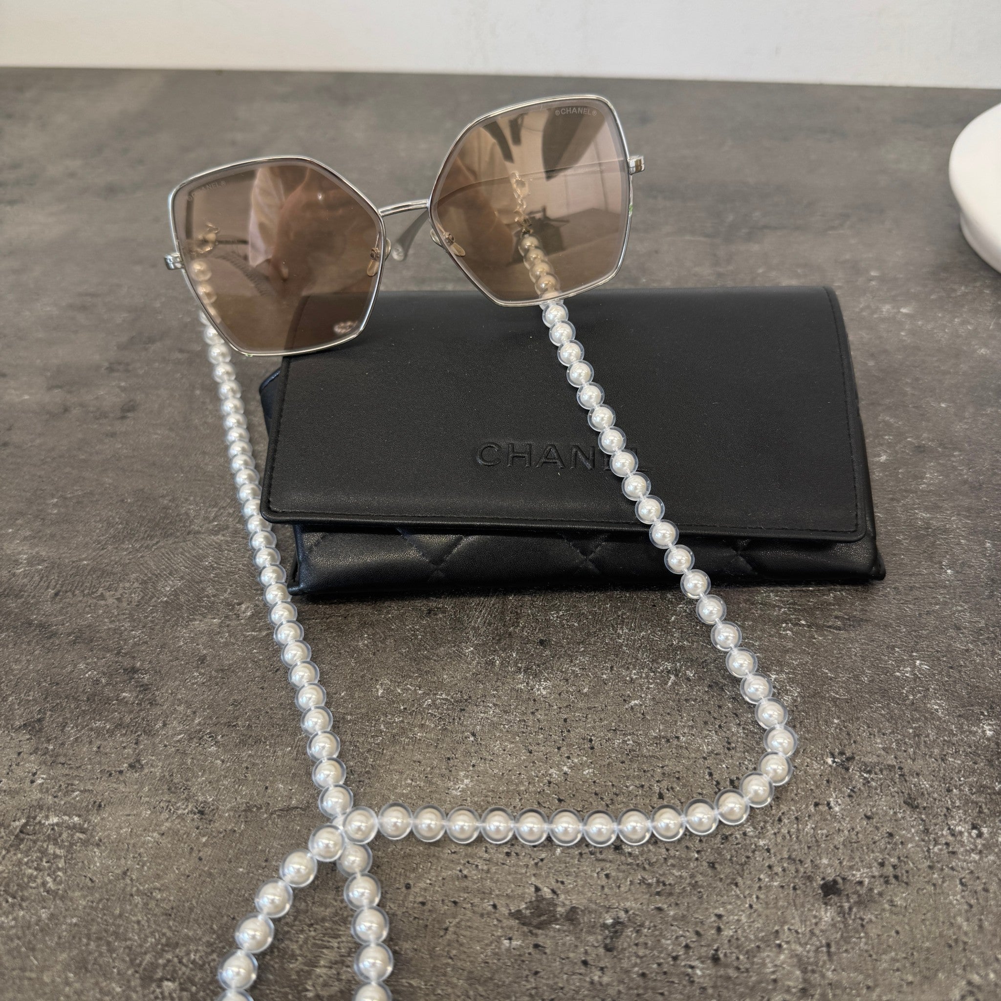 Women's Pearl Chain 4262 Sunglasses Silver
