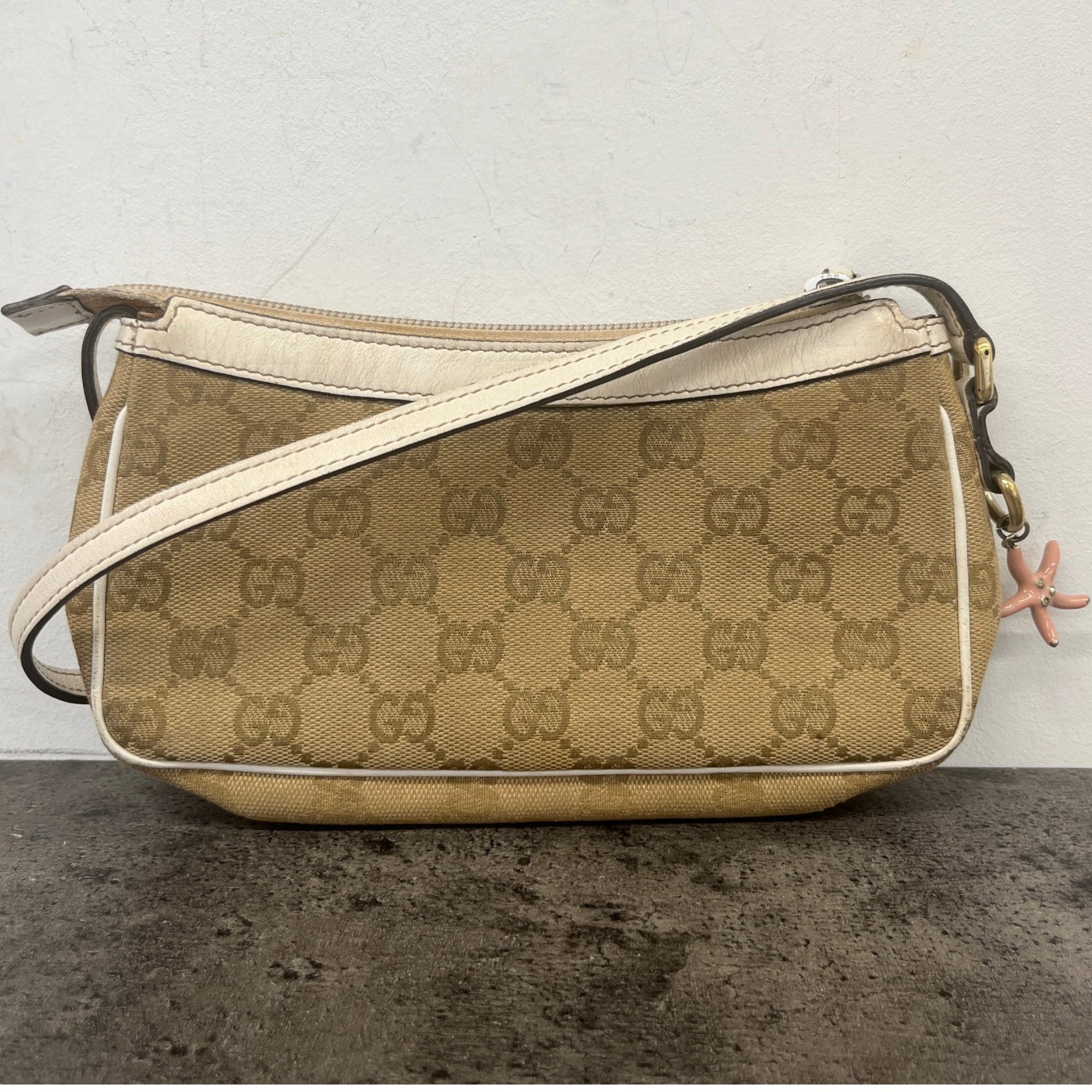 Women's Gg Supreme Shoulder Bag Beige