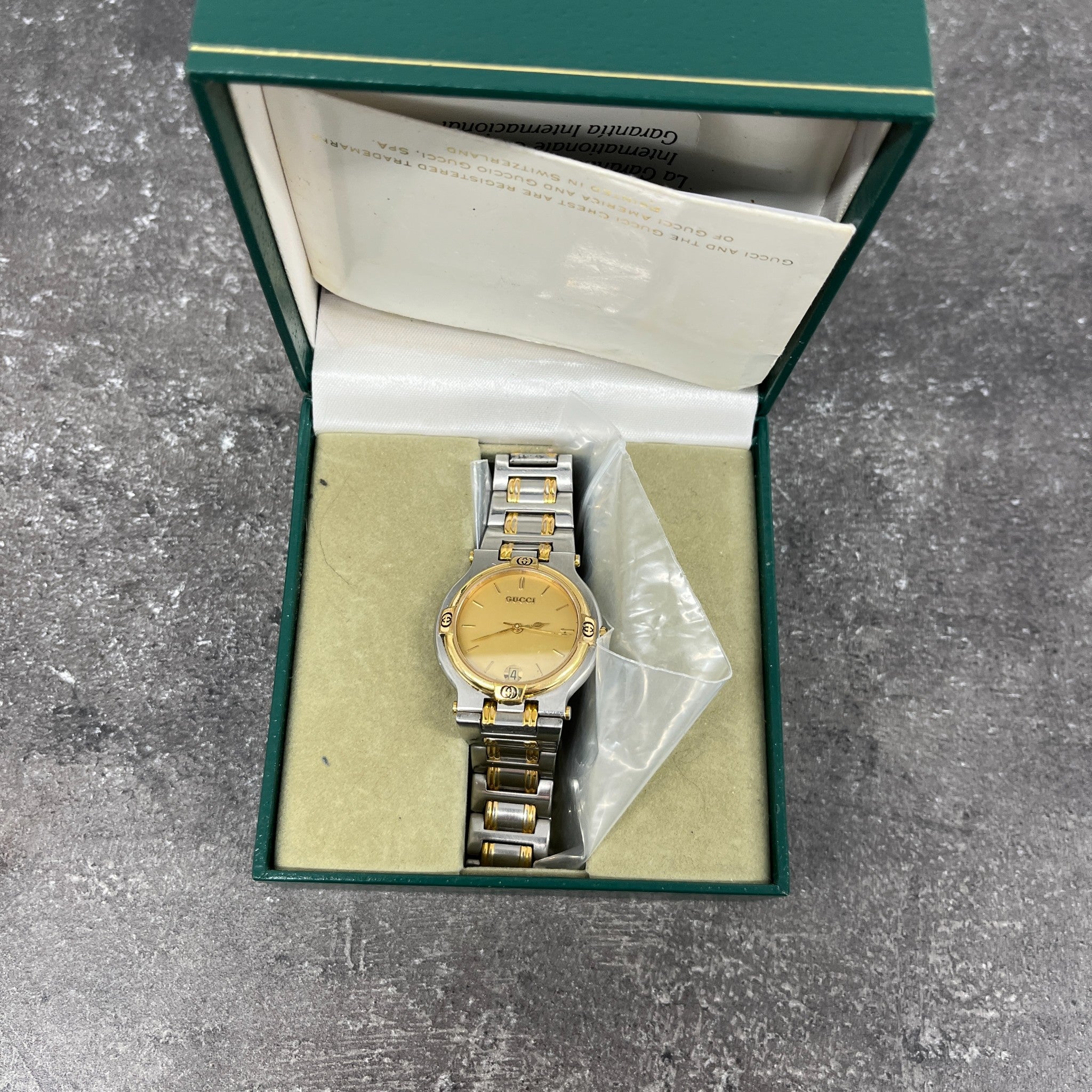 Women's 900M Vintage Watch Gold