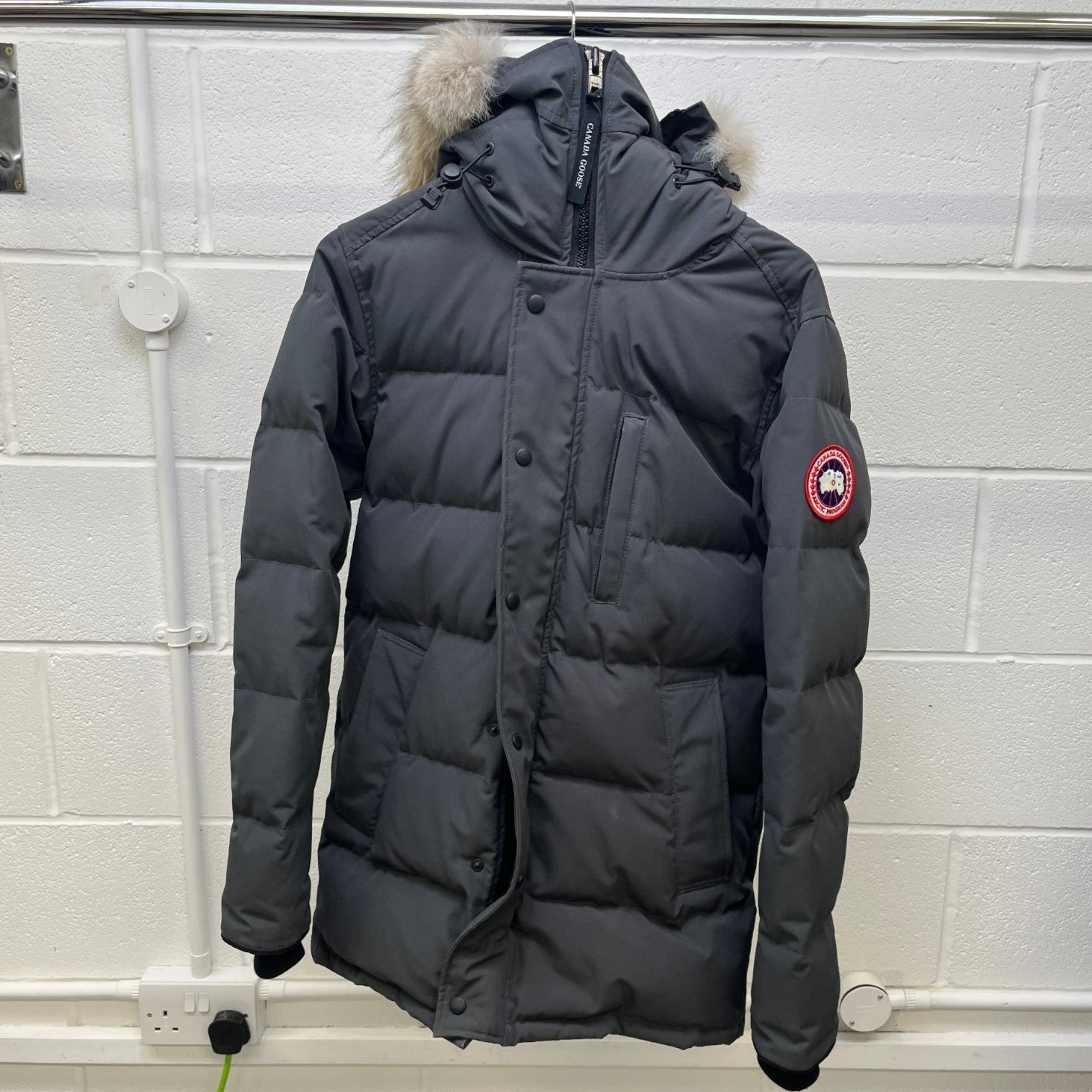 Men's Carson Graphite Down Jacket Grey Size S