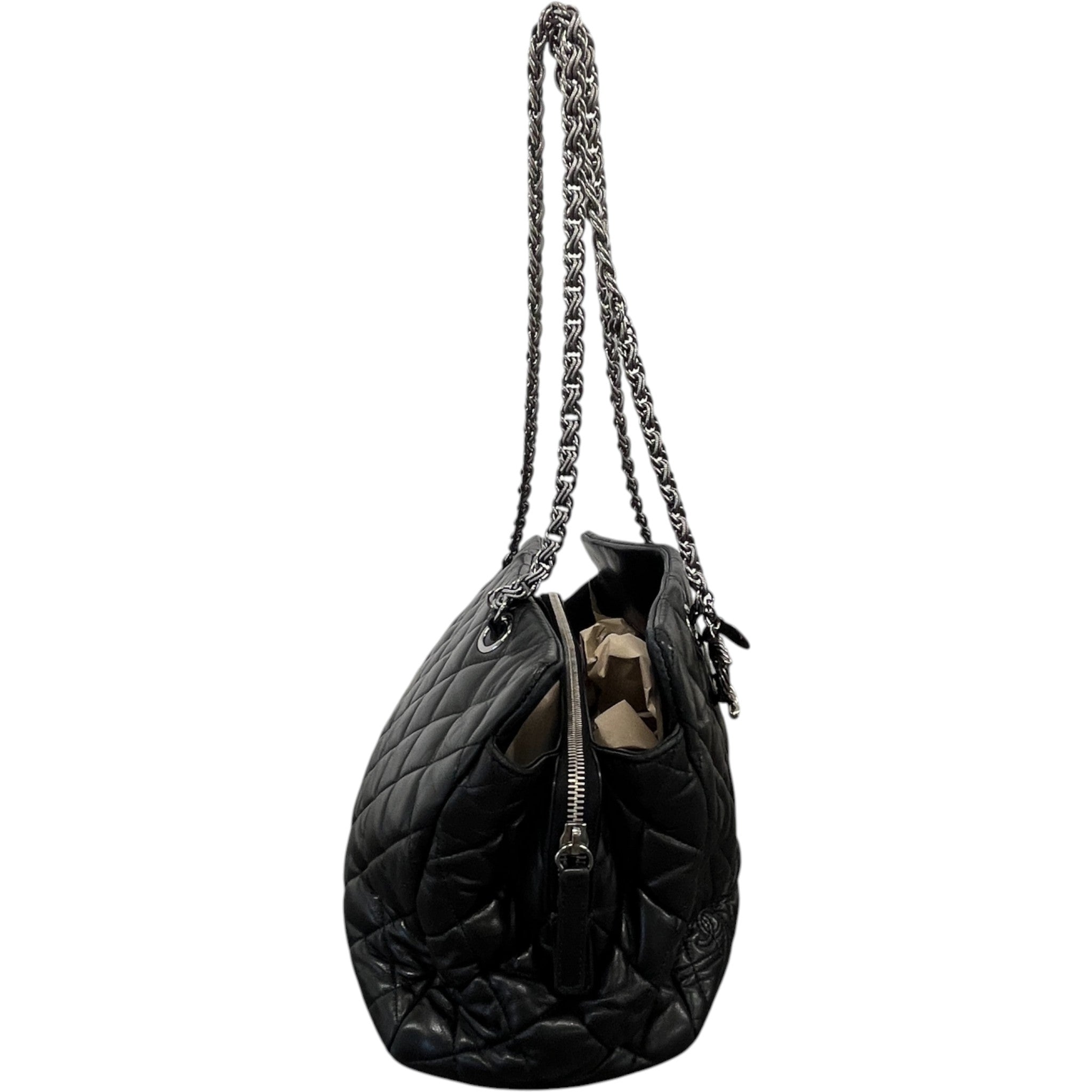 Women's Paris-Moscow Red Square Tote Handbag Black