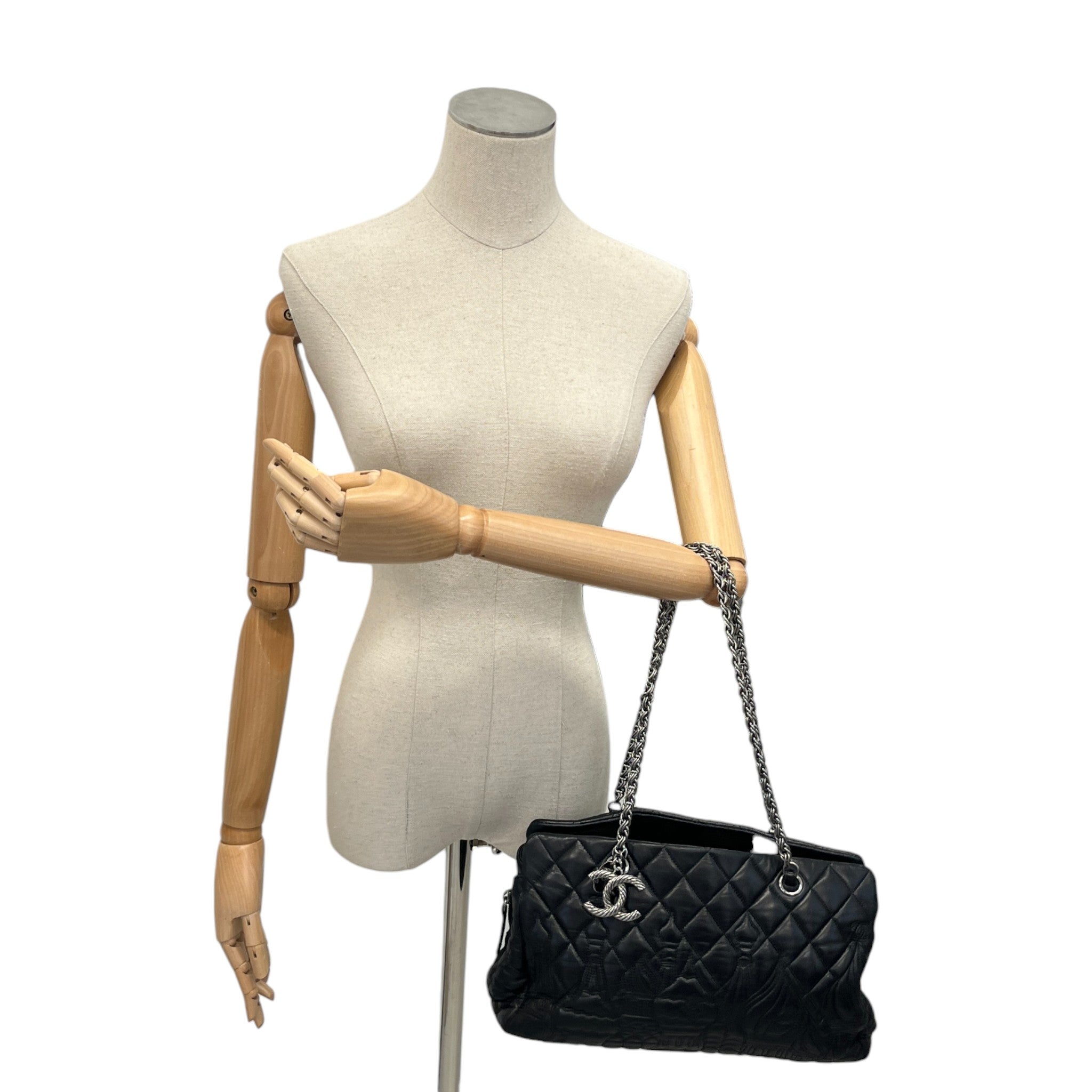 Women's Paris-Moscow Red Square Tote Handbag Black