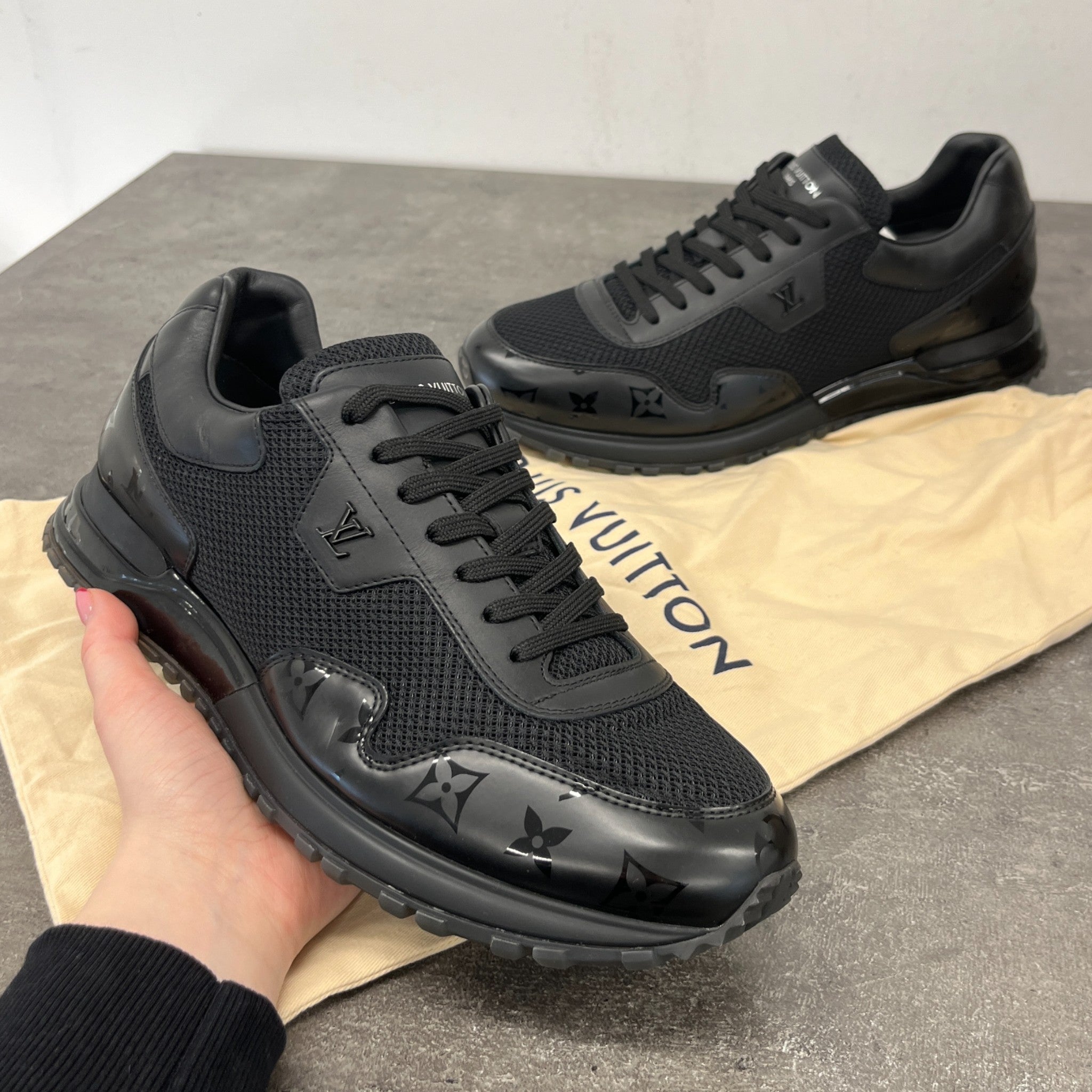 Men's Run Away Low Trainers Black Size EU 42 / UK 8