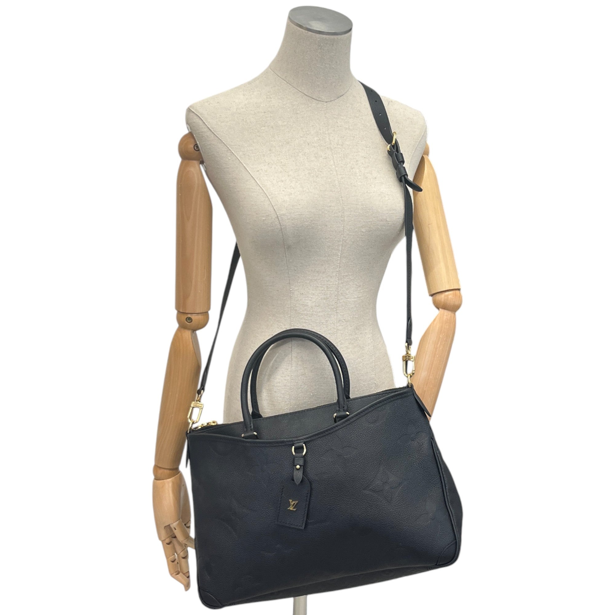 Women's Trianon Mm Tote Handbag Black