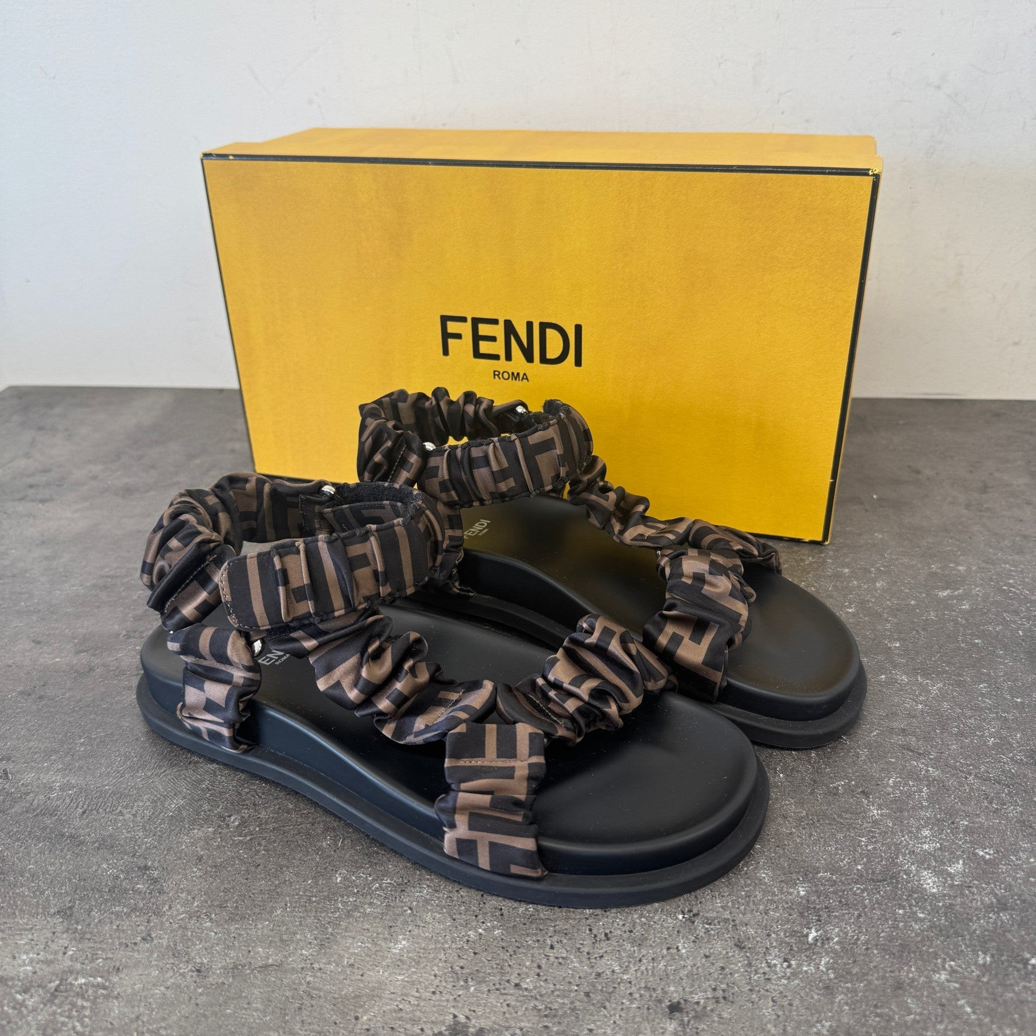 Women's Feel Brown Satin Sandals Brown Size EU 38 / UK 5