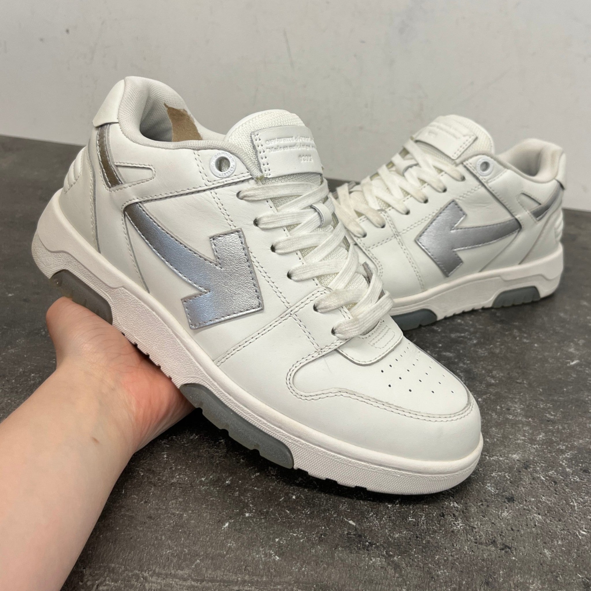 Men's Out Of Office Low Trainers White Size EU 40 / UK 6
