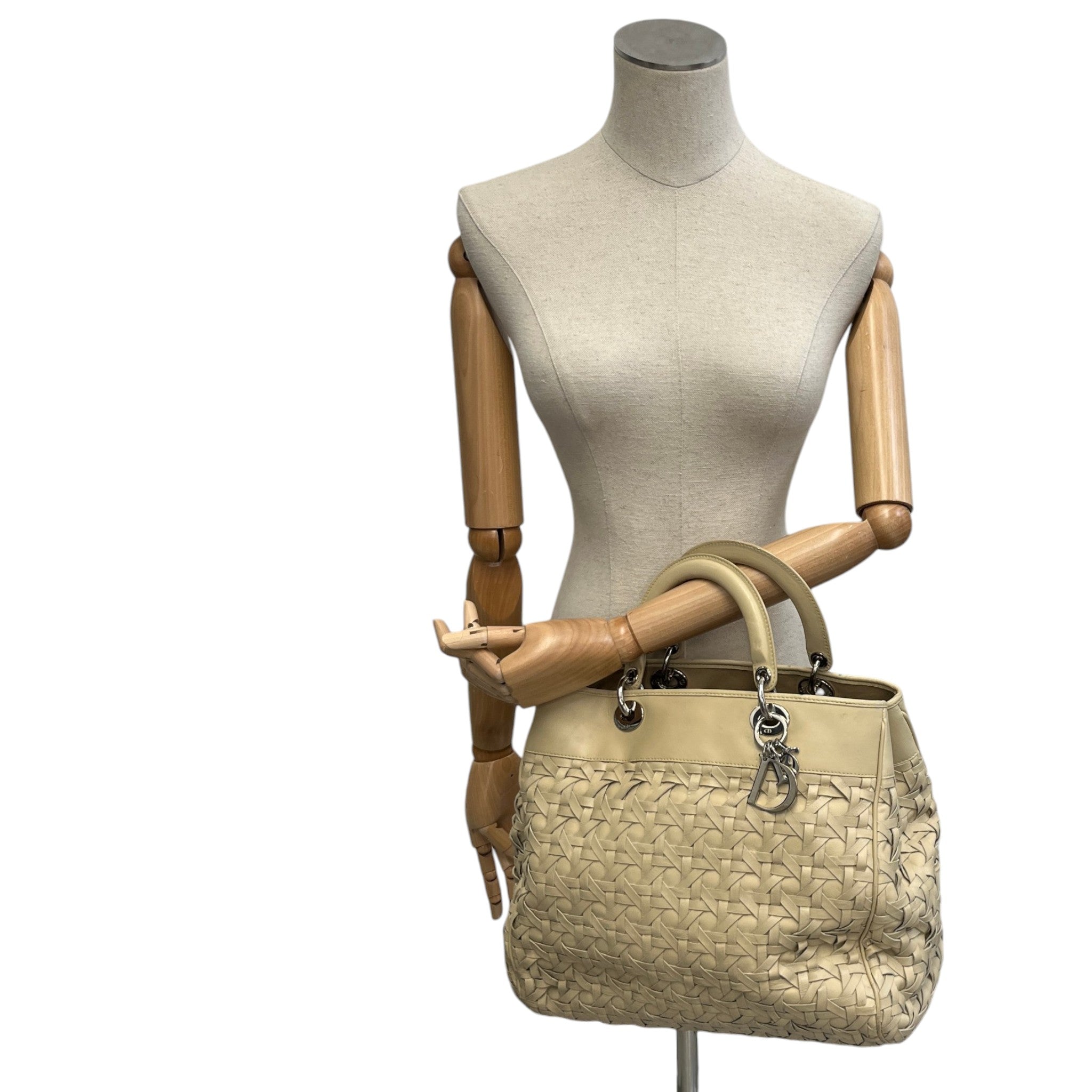 Women's Avenue Tote Handbag White