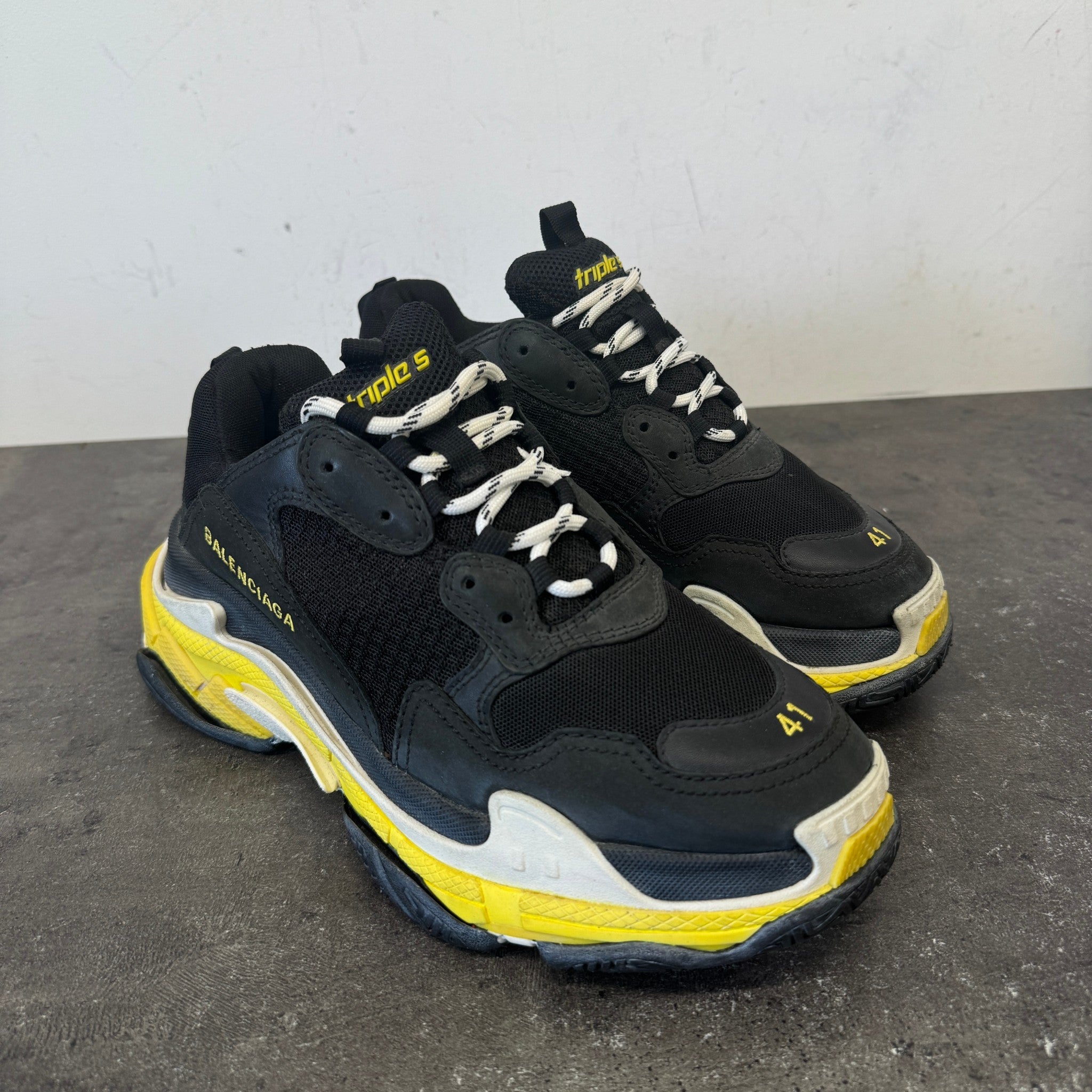 Men's Triple S Low Trainers Black Size EU 41 / UK 7