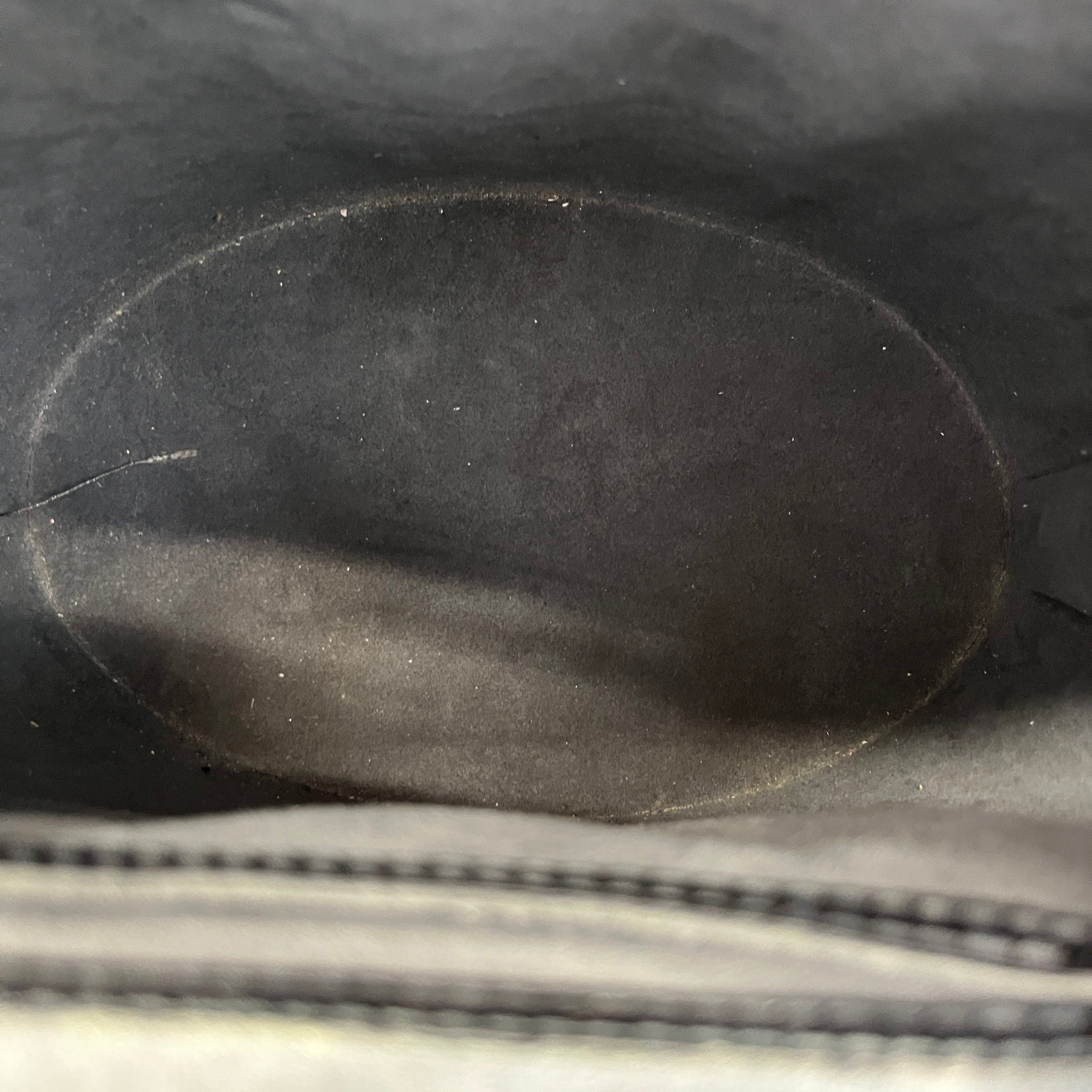 Women's Epi Cluny Shoulder Bag Black