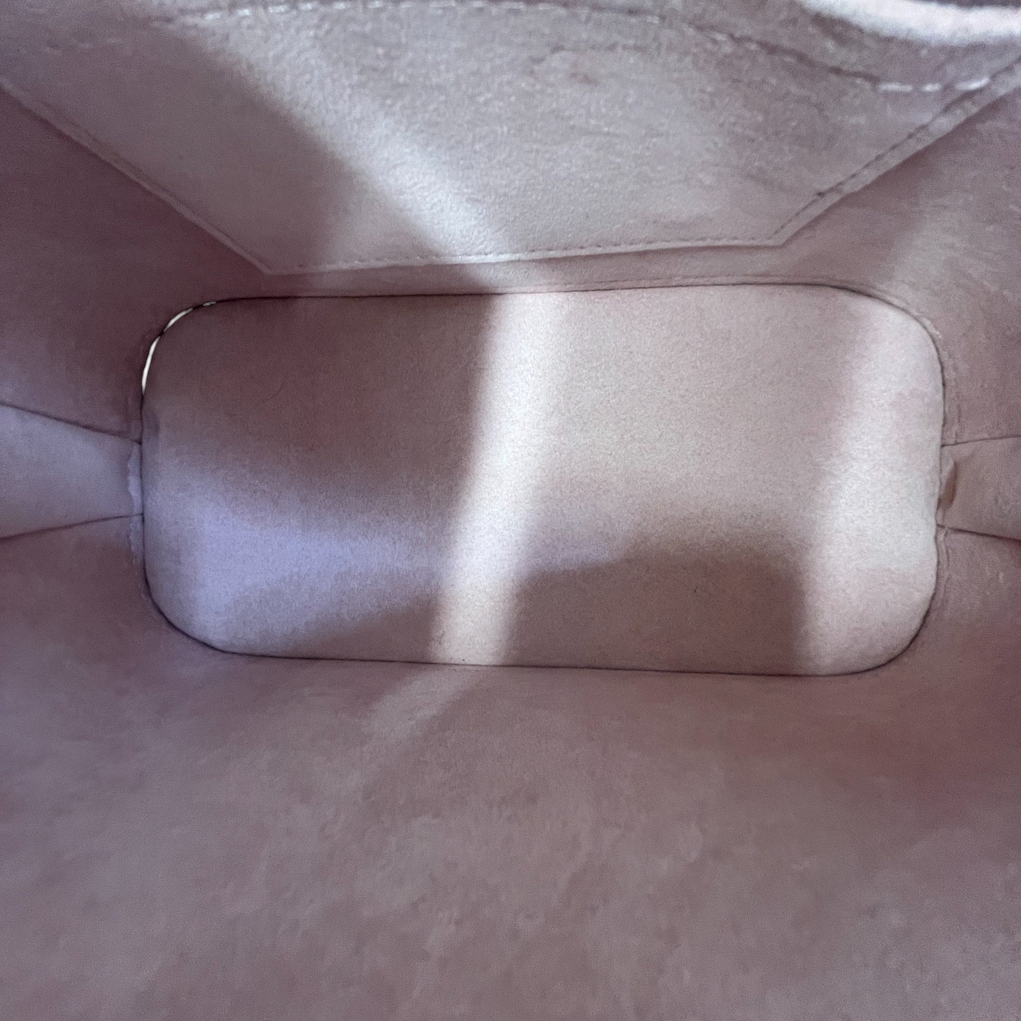 Women's Epi Leather Alma Bb Bag Pink