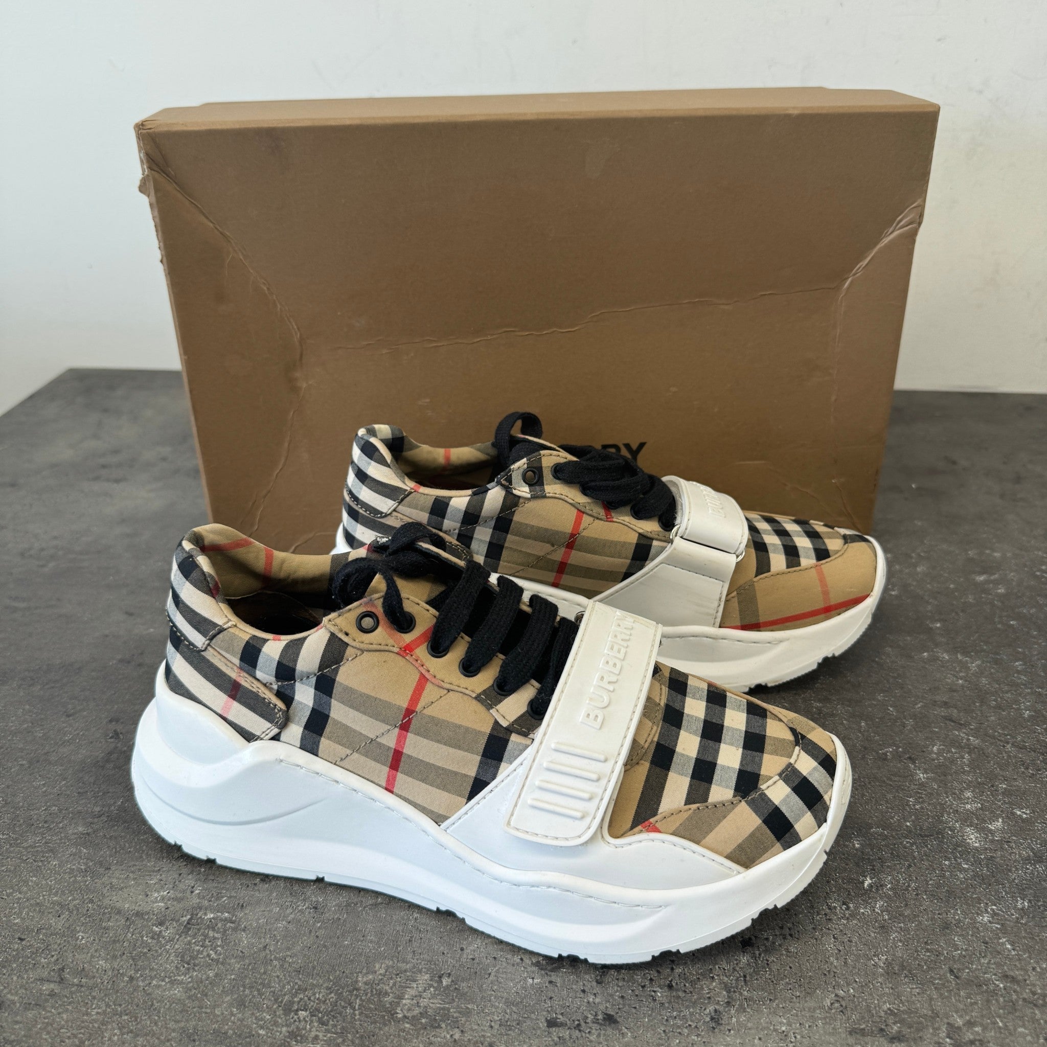 Women's Vintage Check Regis Low Trainers Beige Size EU 36 / UK 3